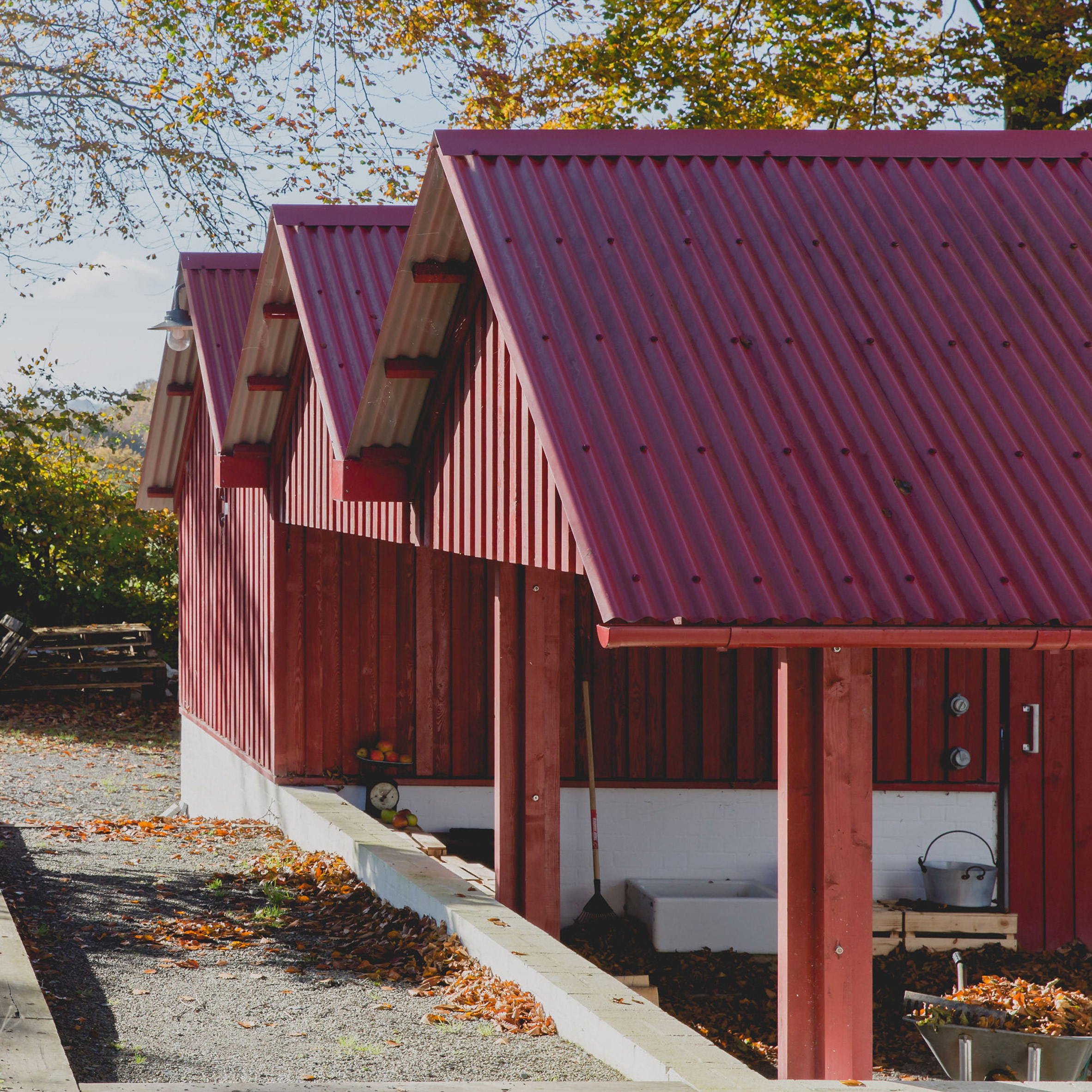 农村建筑办公室为威尔士住宅增设红顶木屋服务建筑-13