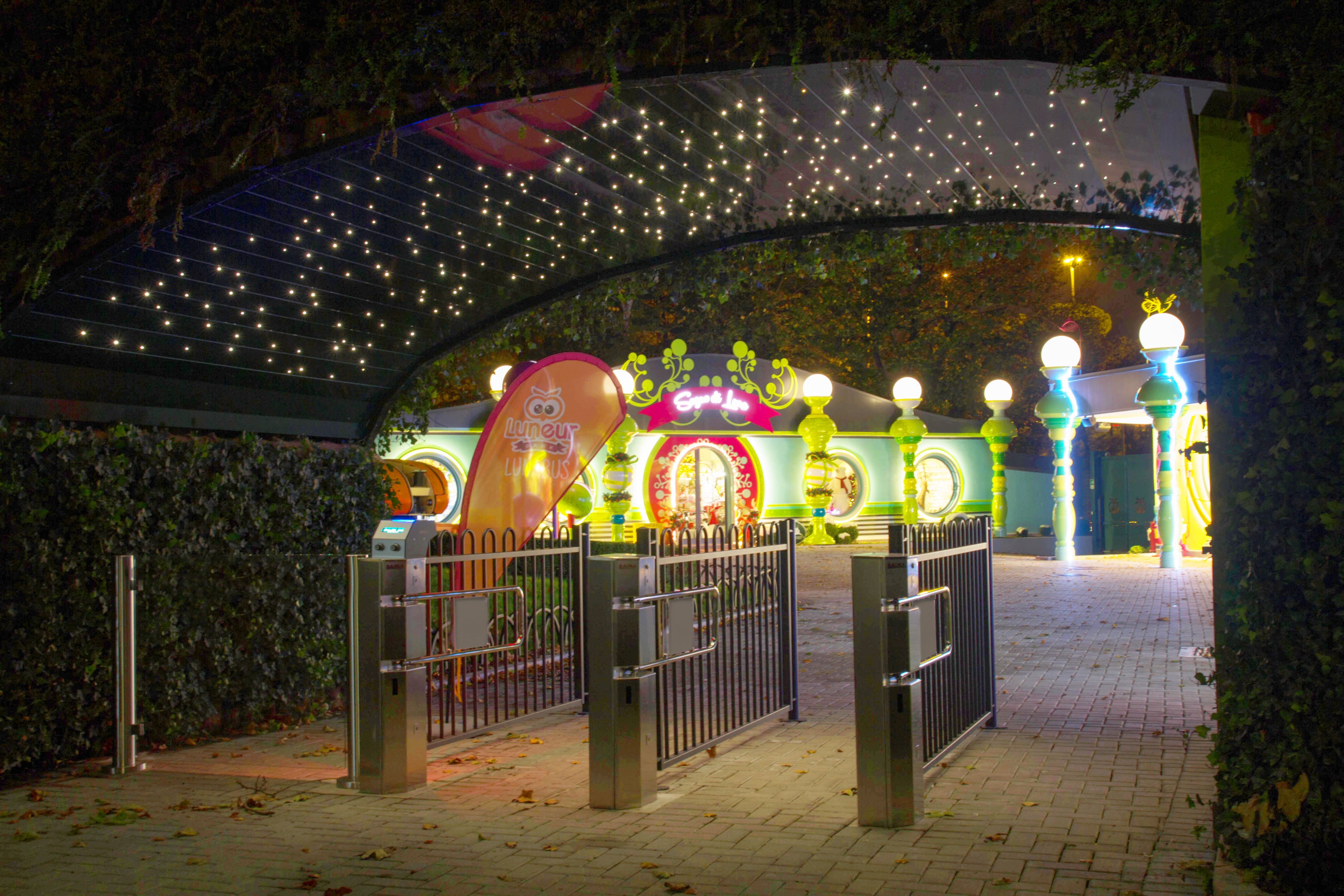 梦幻乐园灯光设计,打造光影盛宴-17