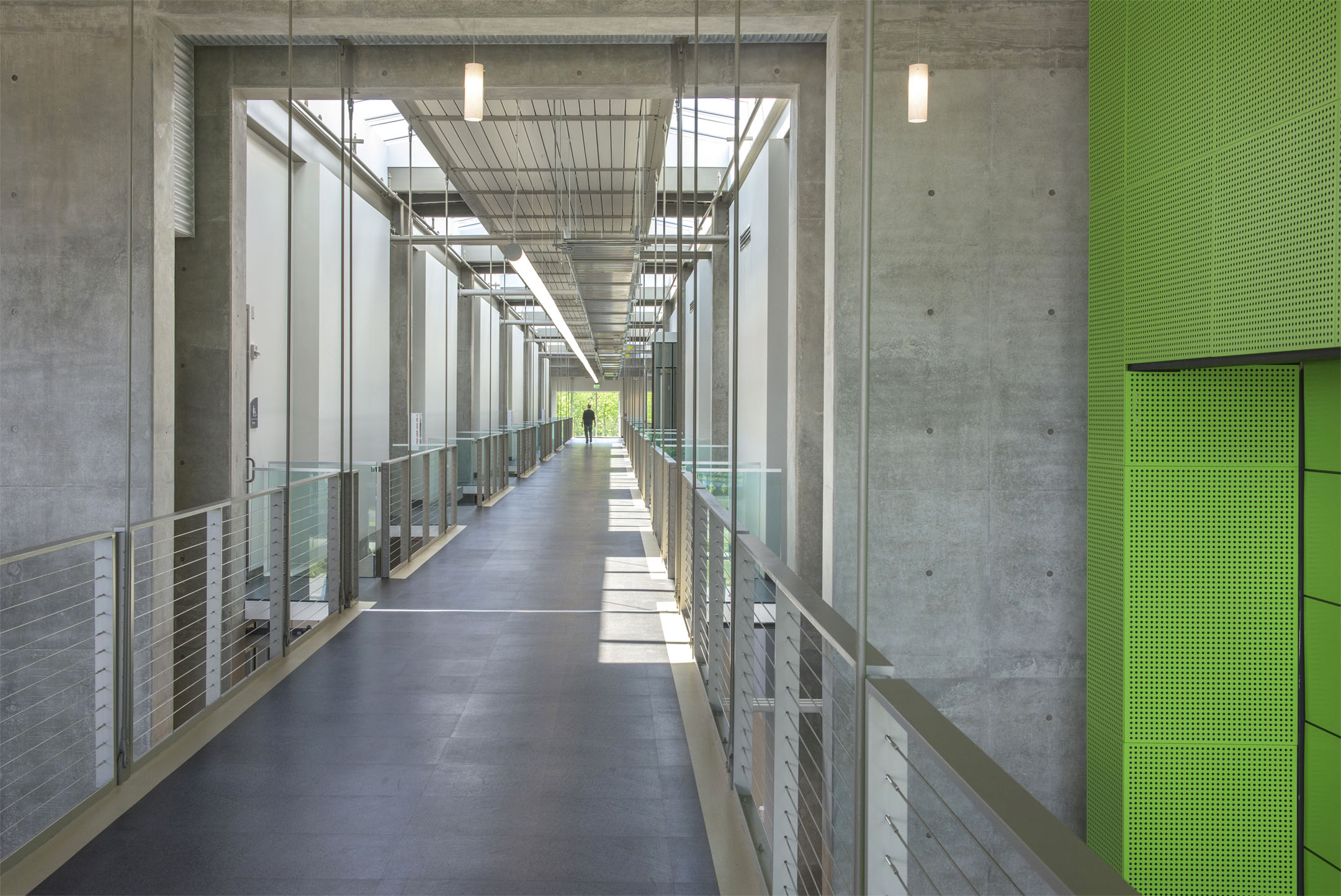 贝茨先进技术中心 | 沉浸式教学空间与透明度设计-14