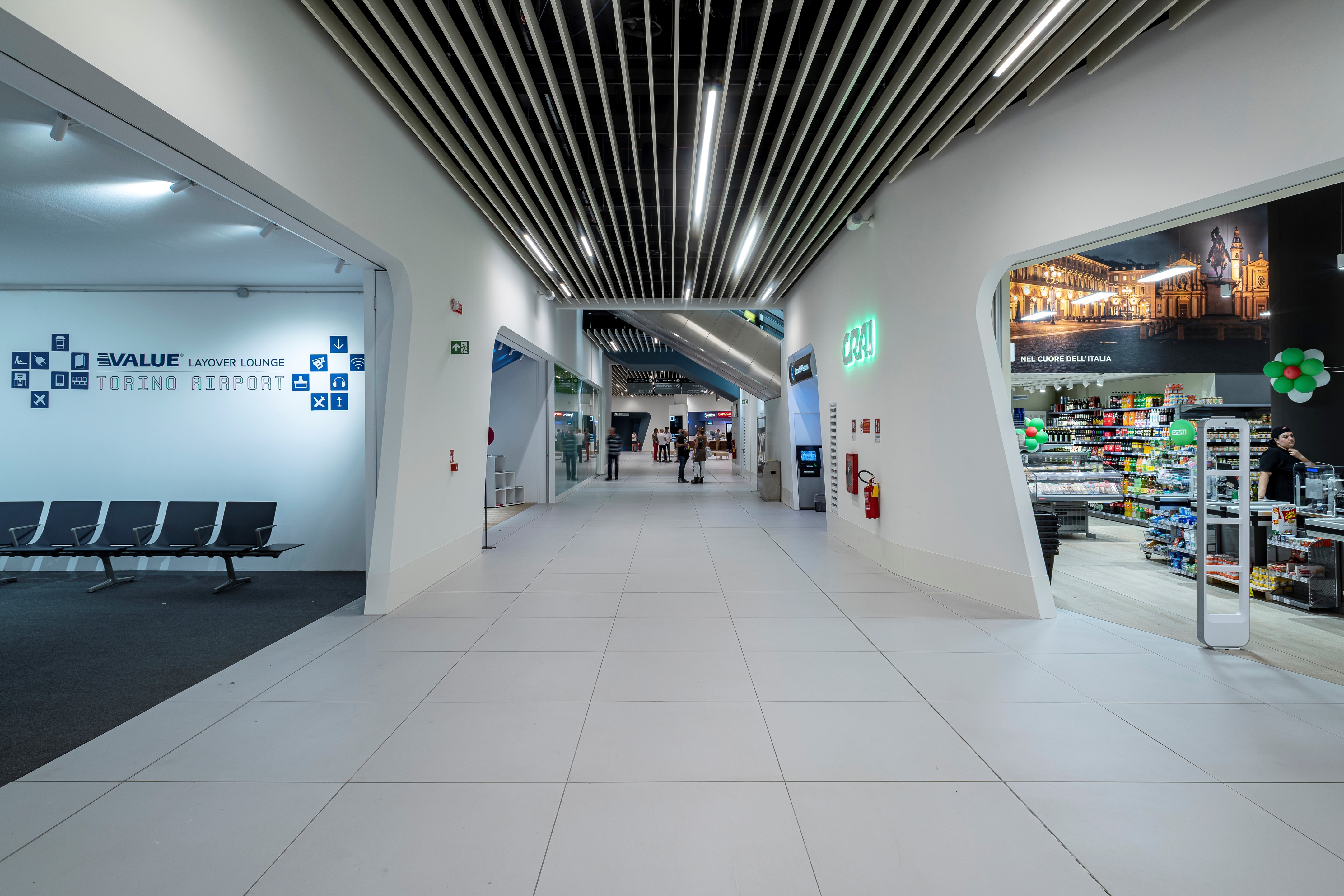 意大利都灵卡塞勒机场 Sandro Pertini 新到达区现代改造-16