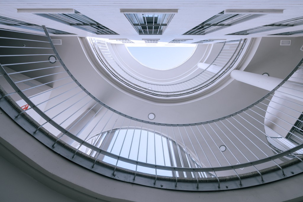 融合历史与当代的塞维利亚多户住宅-12