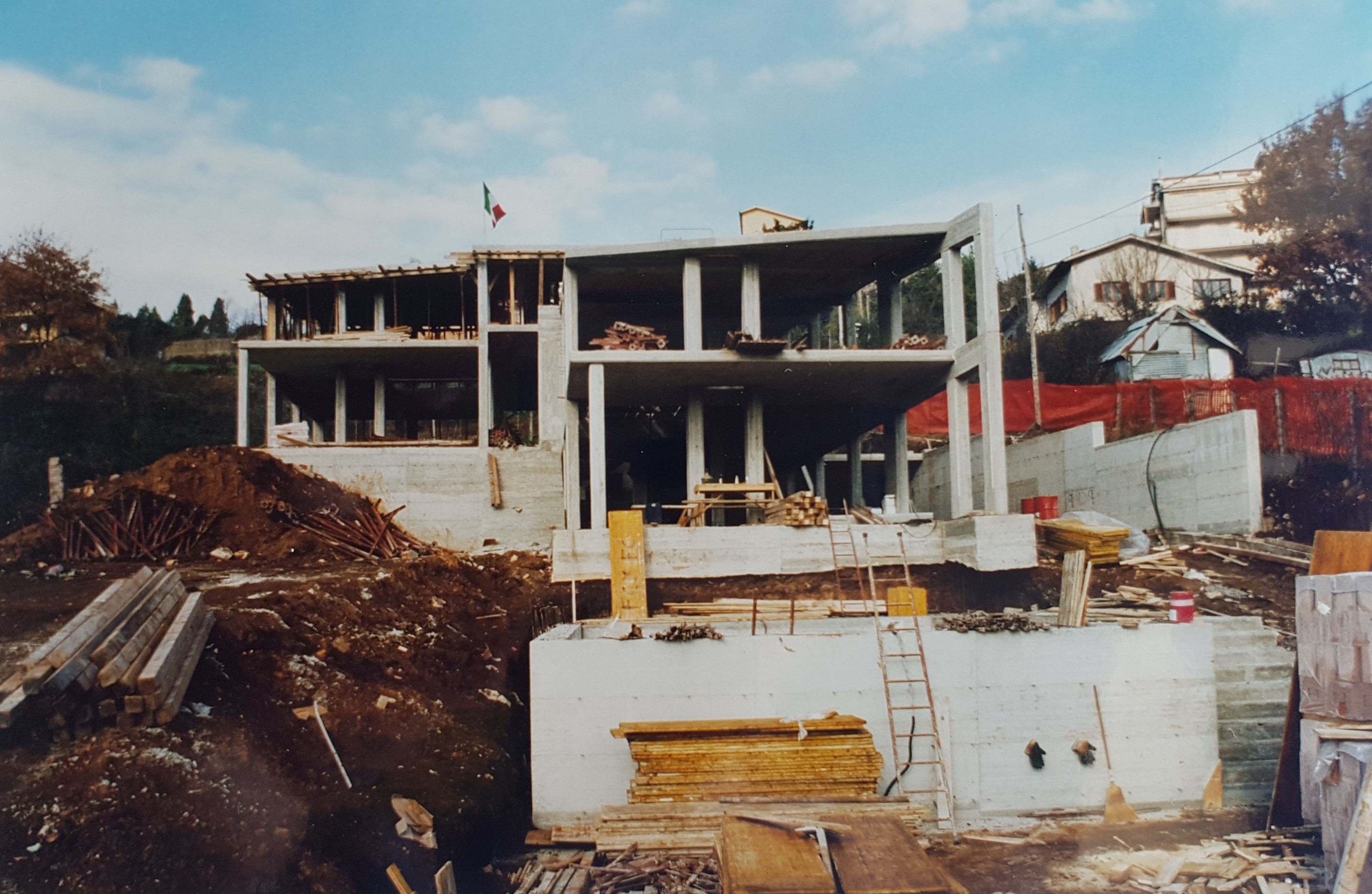 意大利橄榄树丛中的双层别墅设计-84