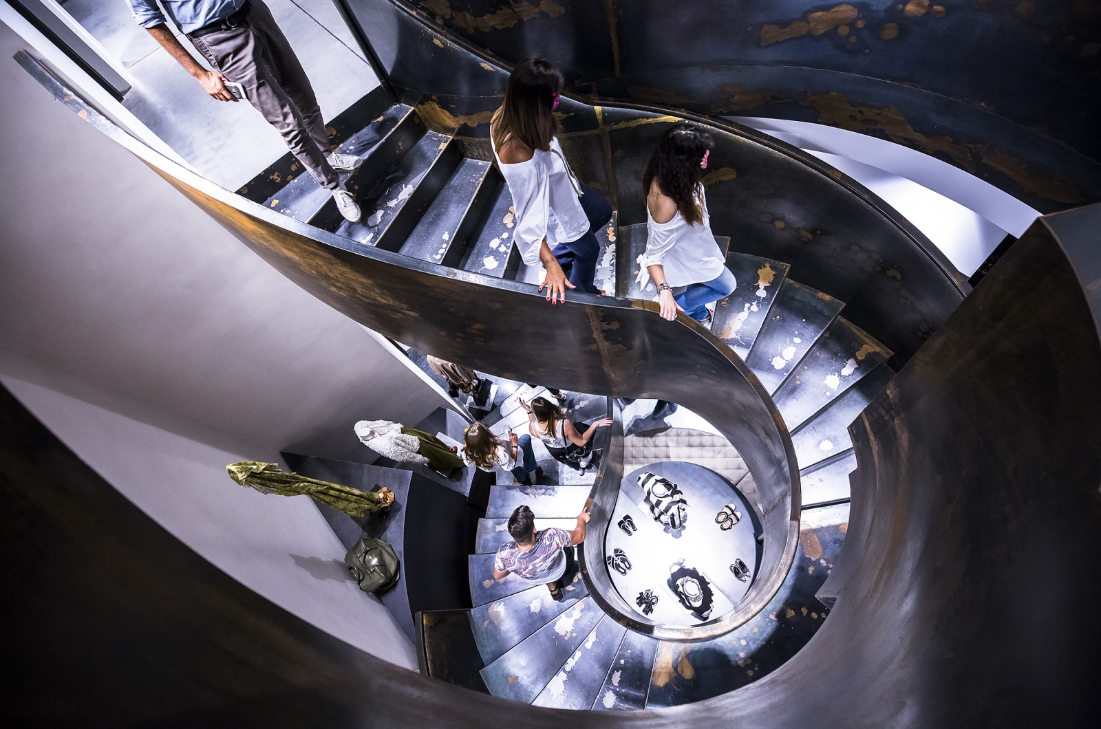 意式风情建筑复兴,打造连续流动的购物空间-0