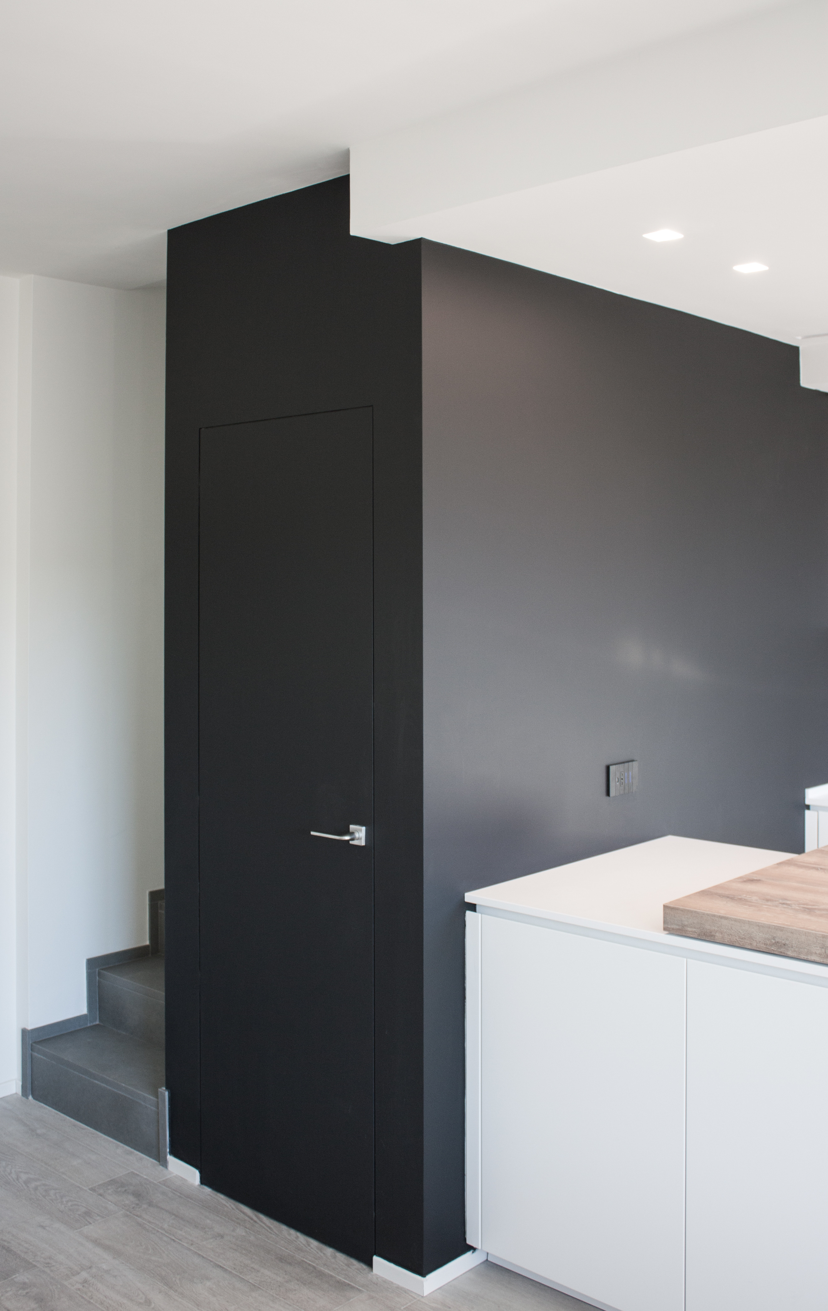 CASA 0138 现代公寓设计 | 开放式厨房与透明浴室成焦点-9