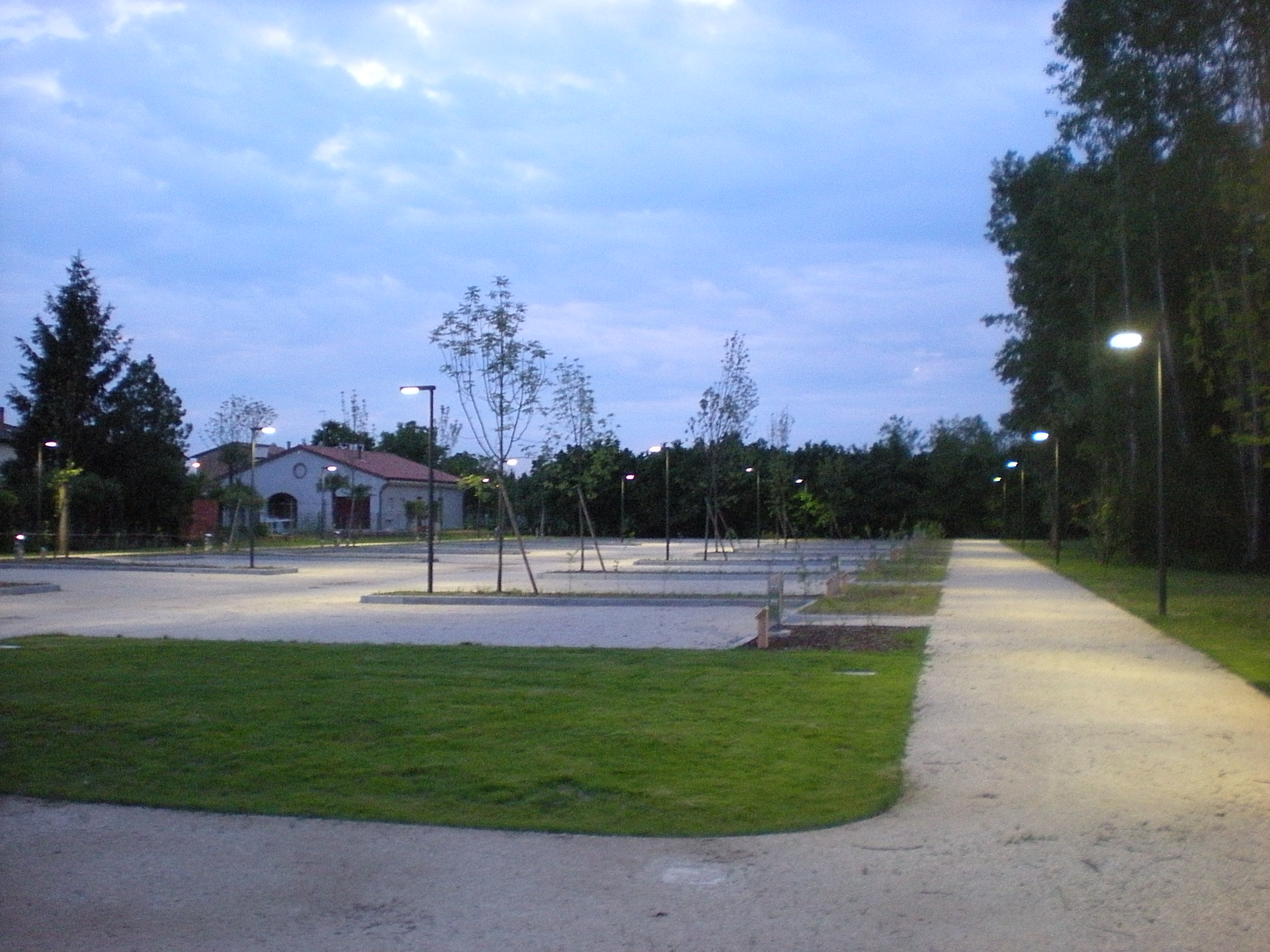 智慧照明与温控系统打造绿色公共空间-5