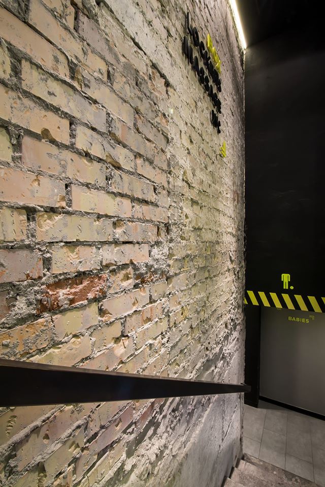 力量与幽默并存,乌克兰 EBH 俱乐部室内设计-18