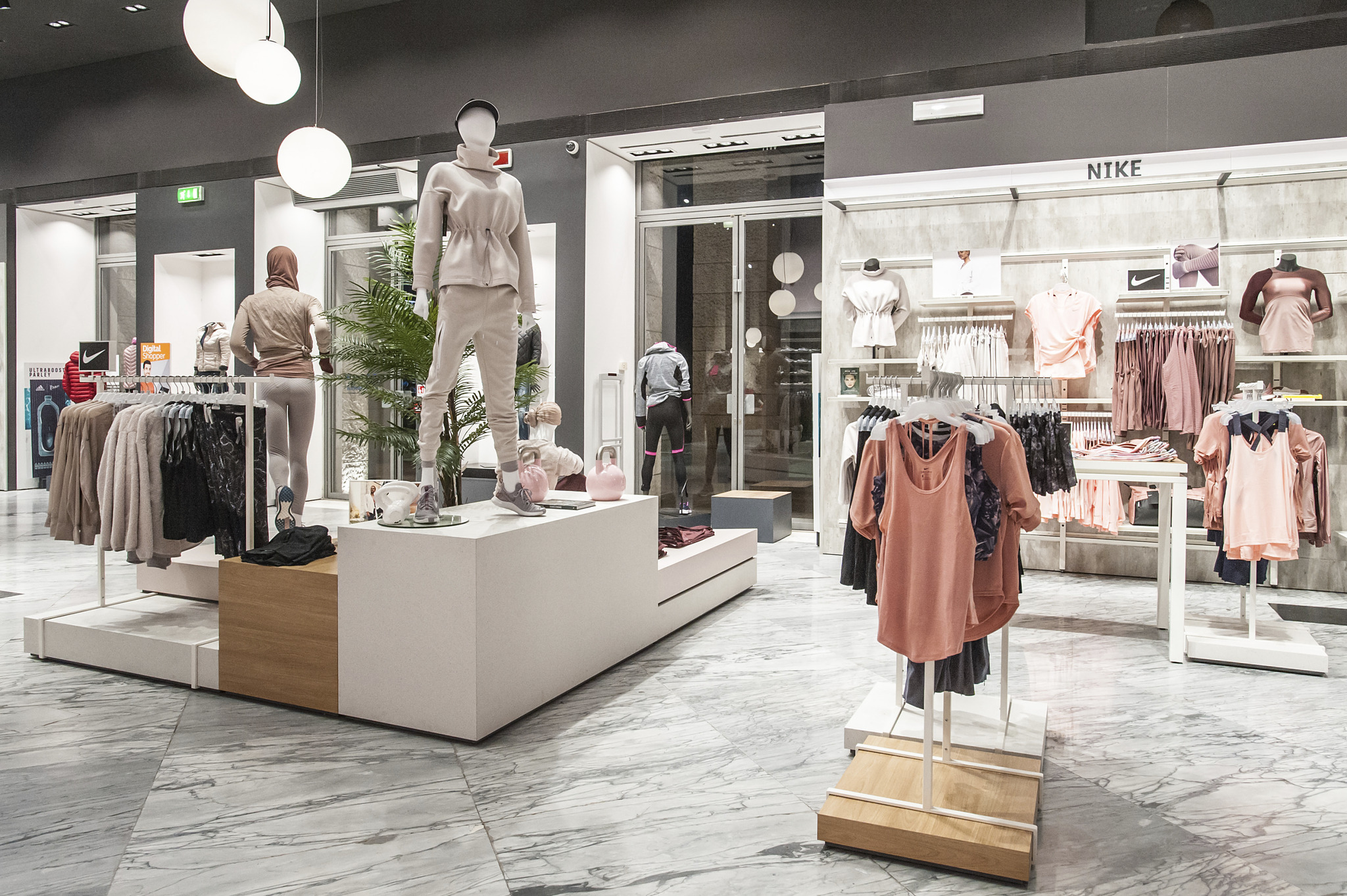 罗马 Cisalfa 店铺 · 女性区域 3·0 设计-10