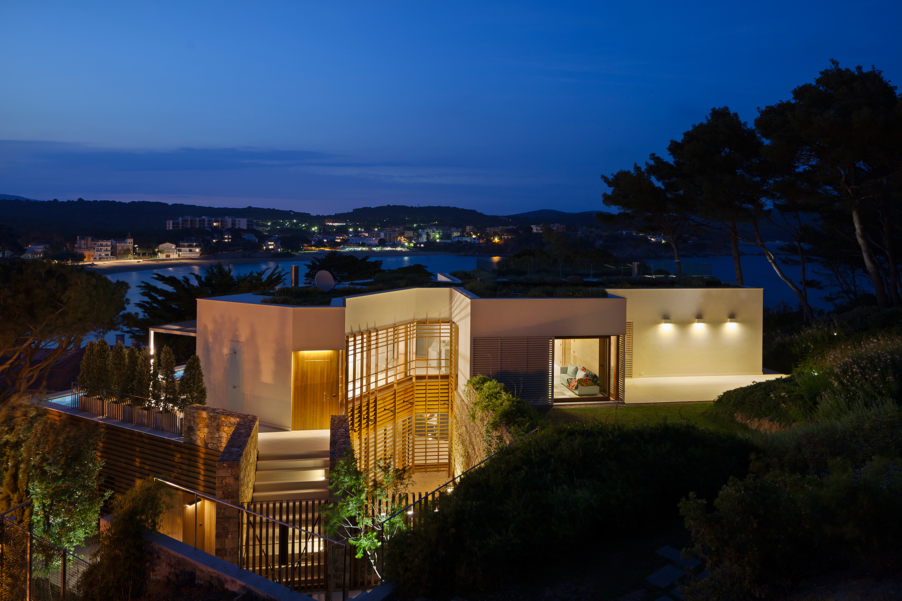 光与环境的完美结合——已故建筑师 Tonet Sunyer 的遗作-1