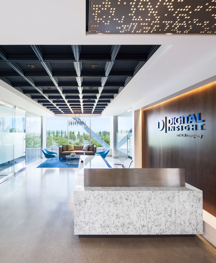 亨茨曼建筑集团打造数字洞察力银行新总部-0