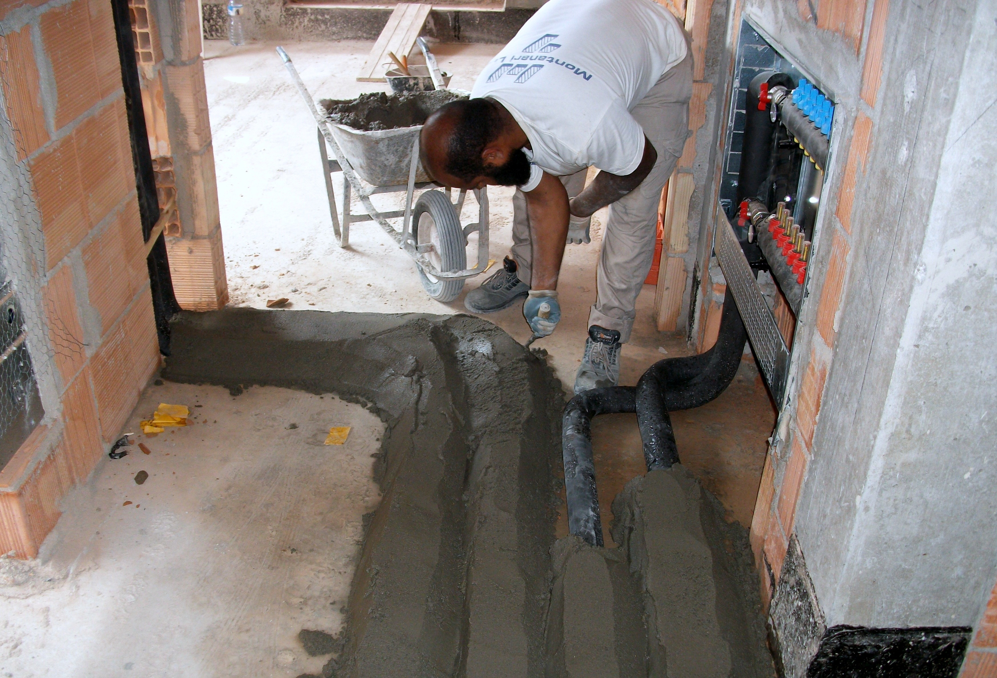 2011 年建设的多功能文化中心——O.S.E.A-32