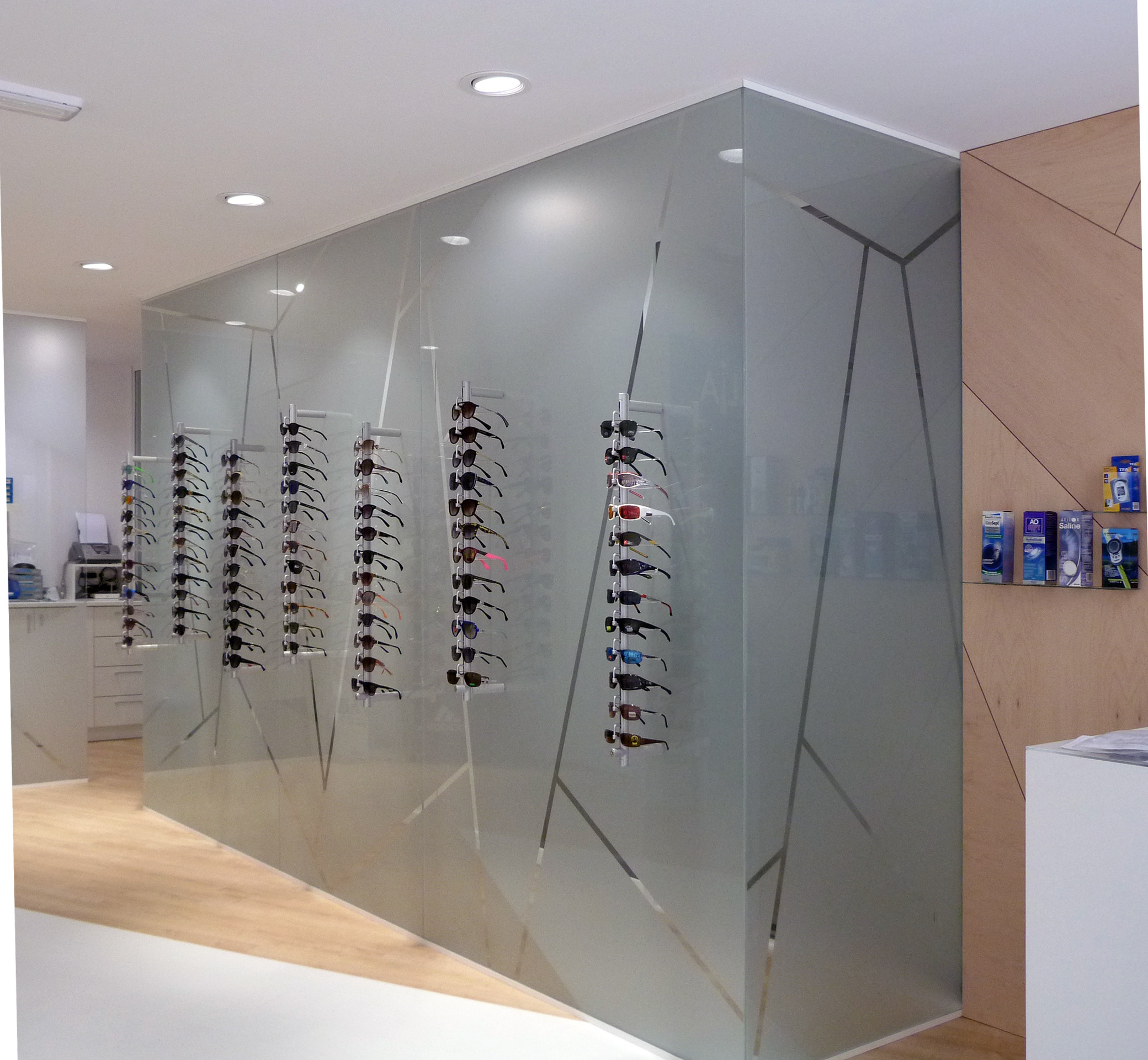 2016 年完成的光学商店设计-12