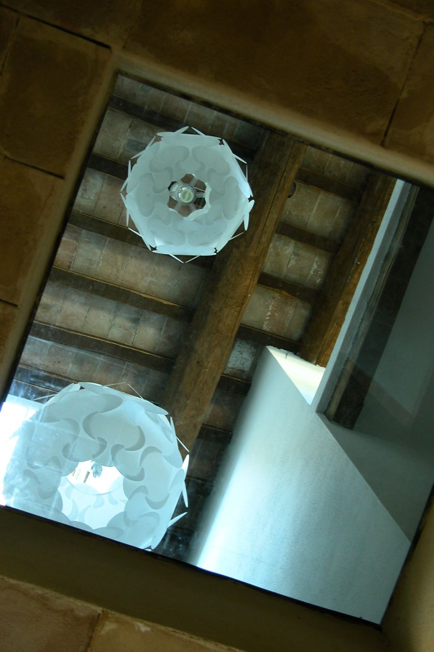 2010 年完成的精美乡村别墅 | 泳池与历史建筑的完美融合-17