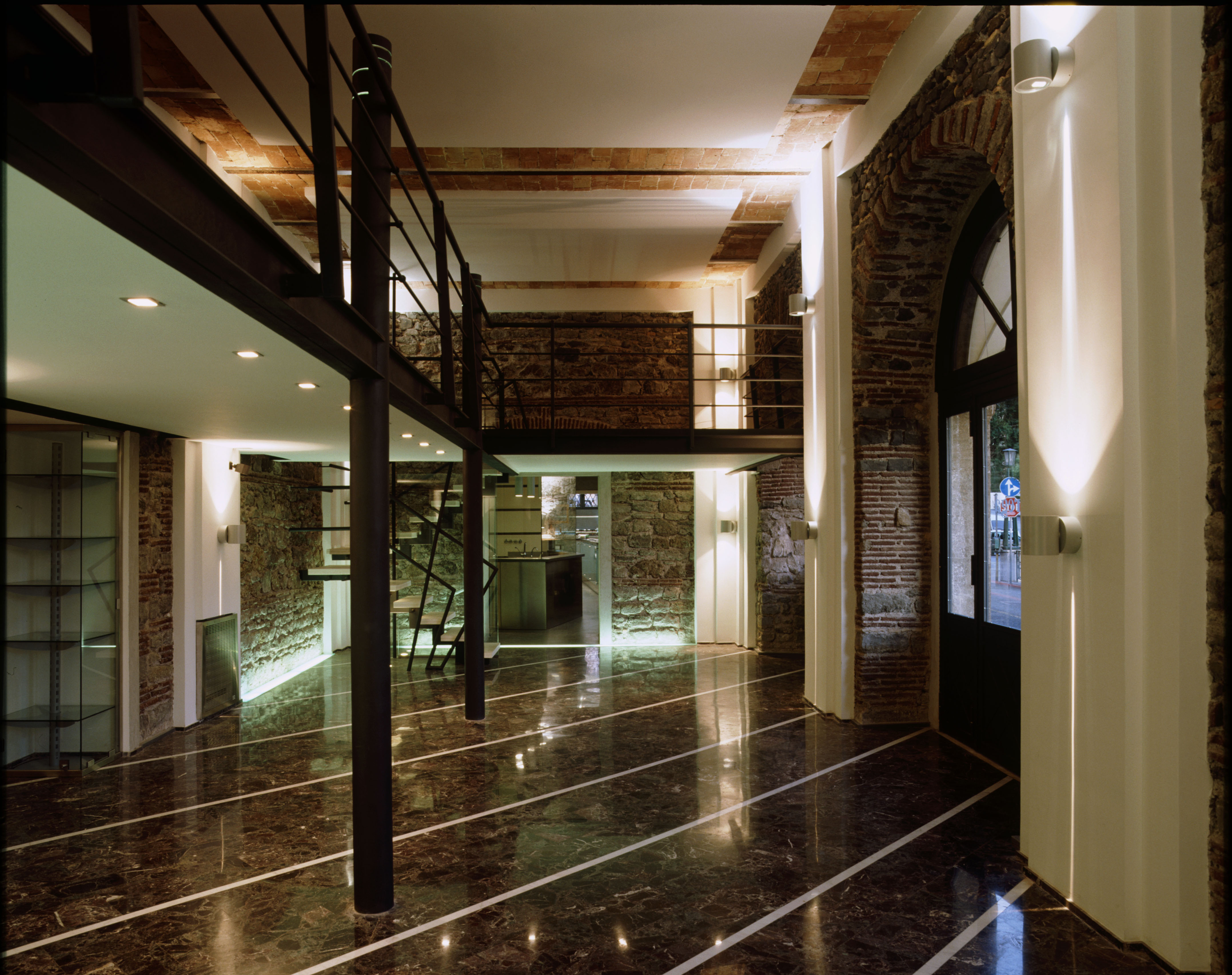 意大利百年建筑中的 Gelateria a Frascati 改造设计-13