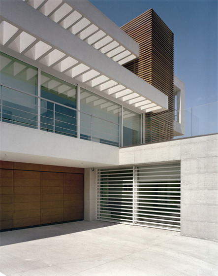 意式海岸住宅，白色“带状”空间诠释生活美学-2