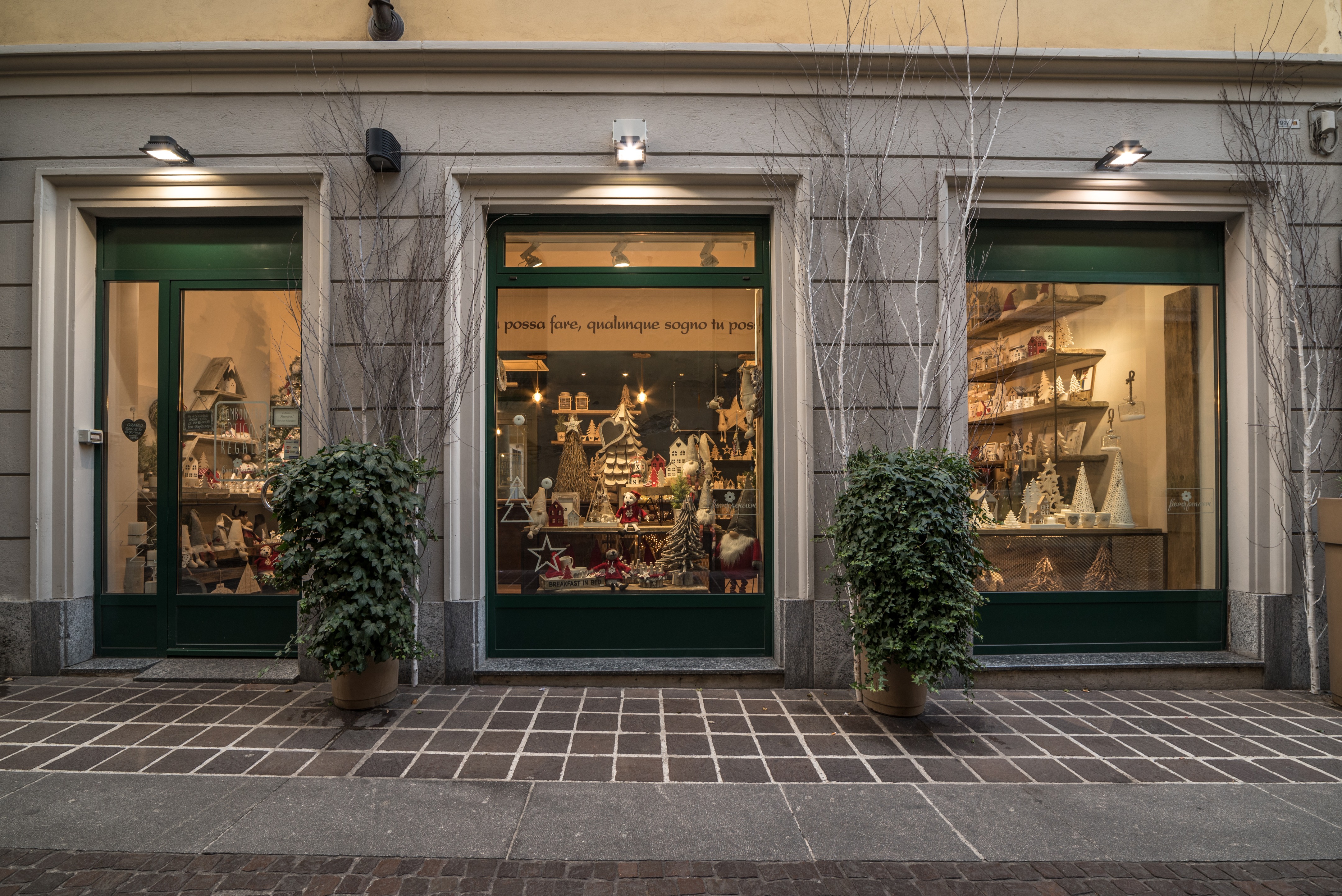 2017 年完成的 FIORDIPENSIERI RESTYLING 概念店设计-1