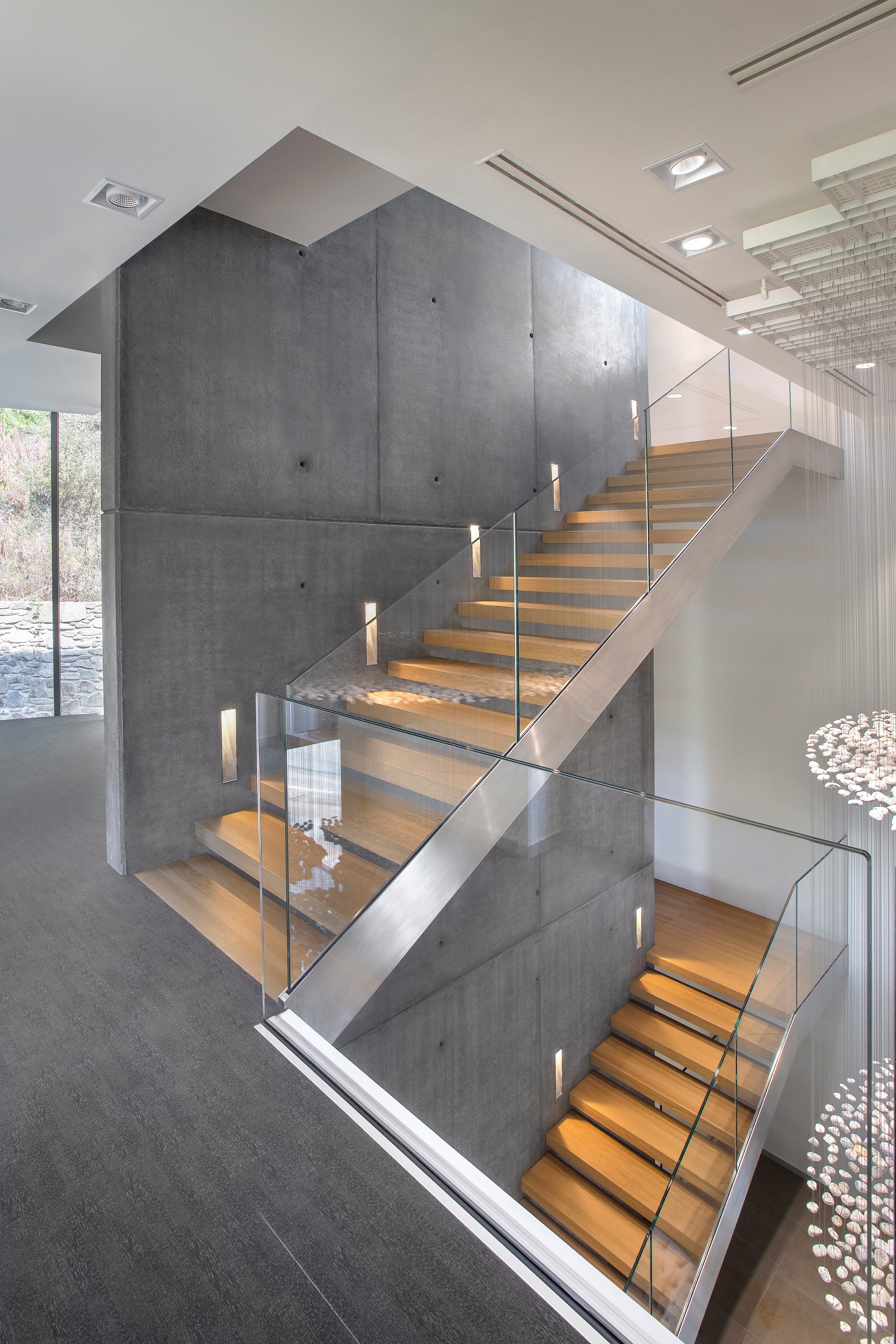 意大利品牌 Herno 总部个性楼梯设计-21