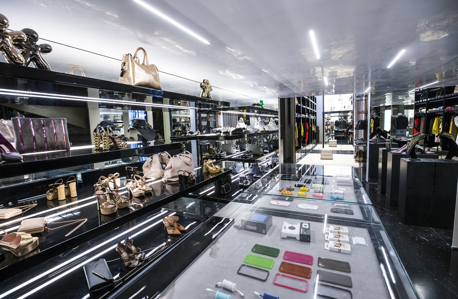 意式风情建筑复兴,打造连续流动的购物空间-5