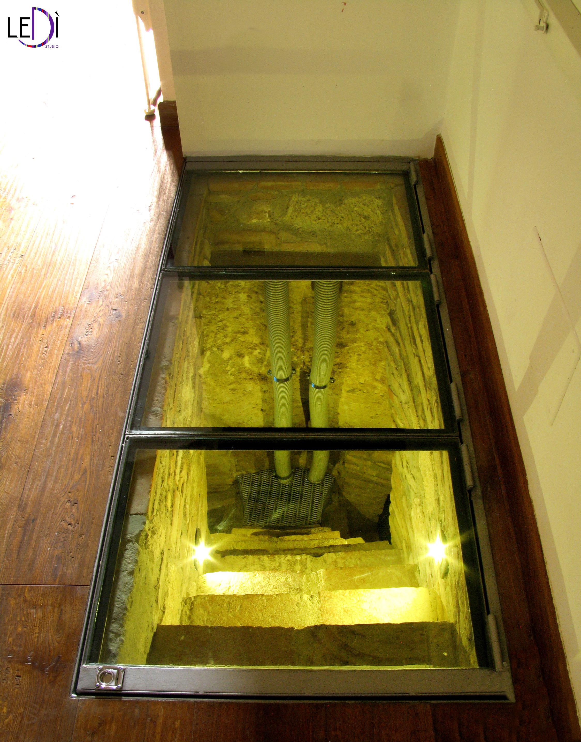 地下室秘境 · 玻璃盒中的彩色世界-1