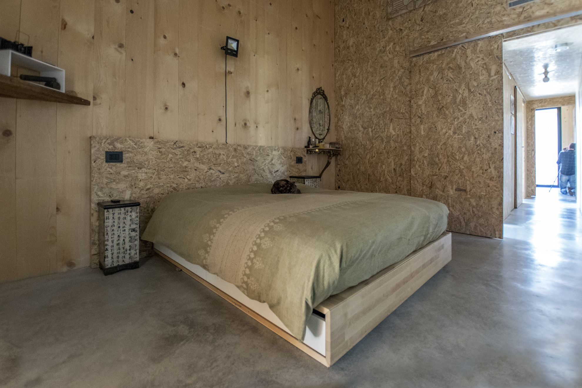 湖畔 V 型木质住宅-26