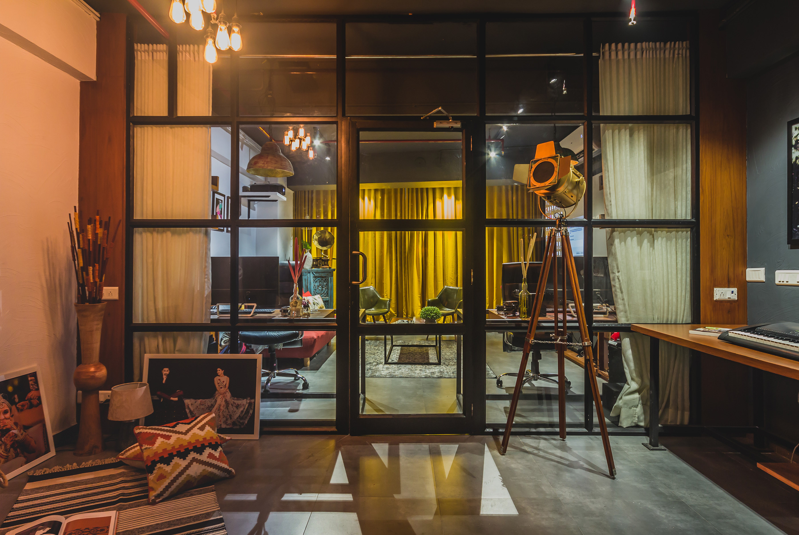 Royal Affair 摄影工作室 | 双面才华的现代摄影空间-6