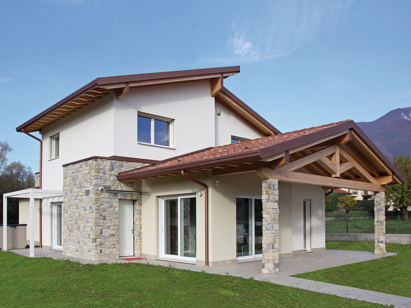 意大利木质别墅，传统与现代的完美融合-0