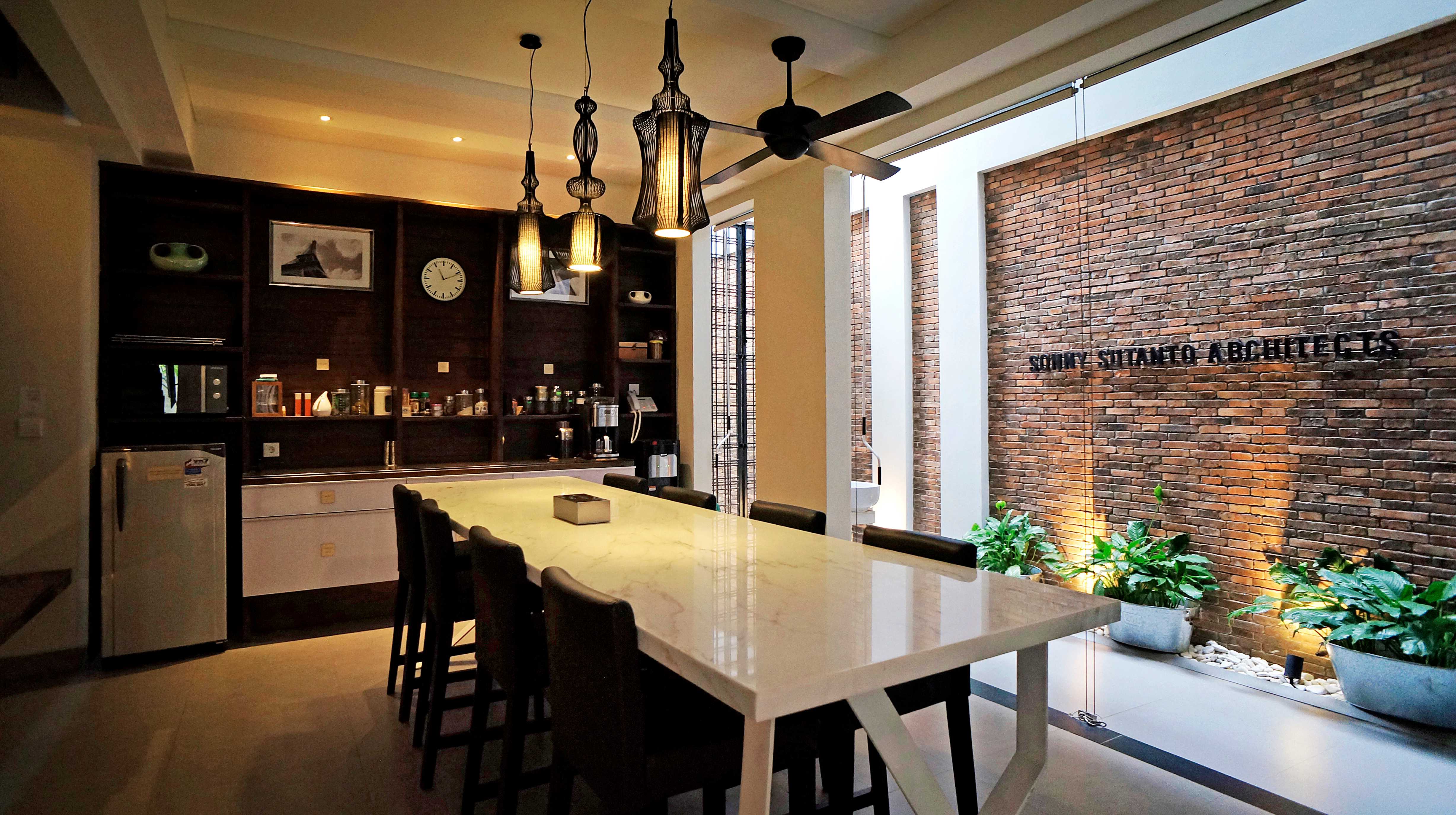 印尼雅加达桑尼·苏坦托建筑师办公室-23