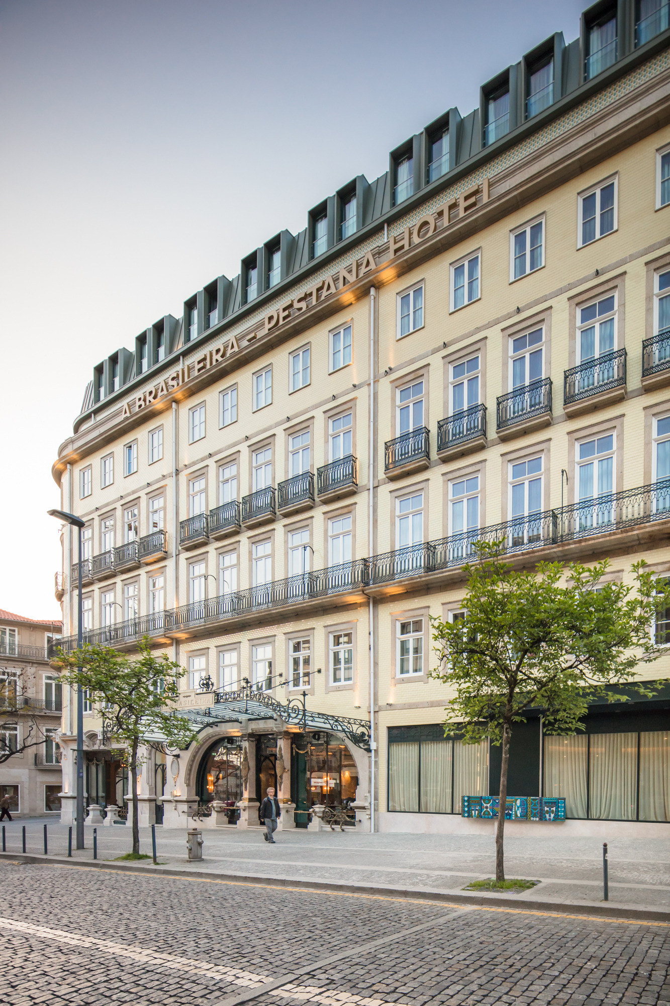 葡萄牙波尔图历史建筑“A Brasileira”酒店的修复与新生-118