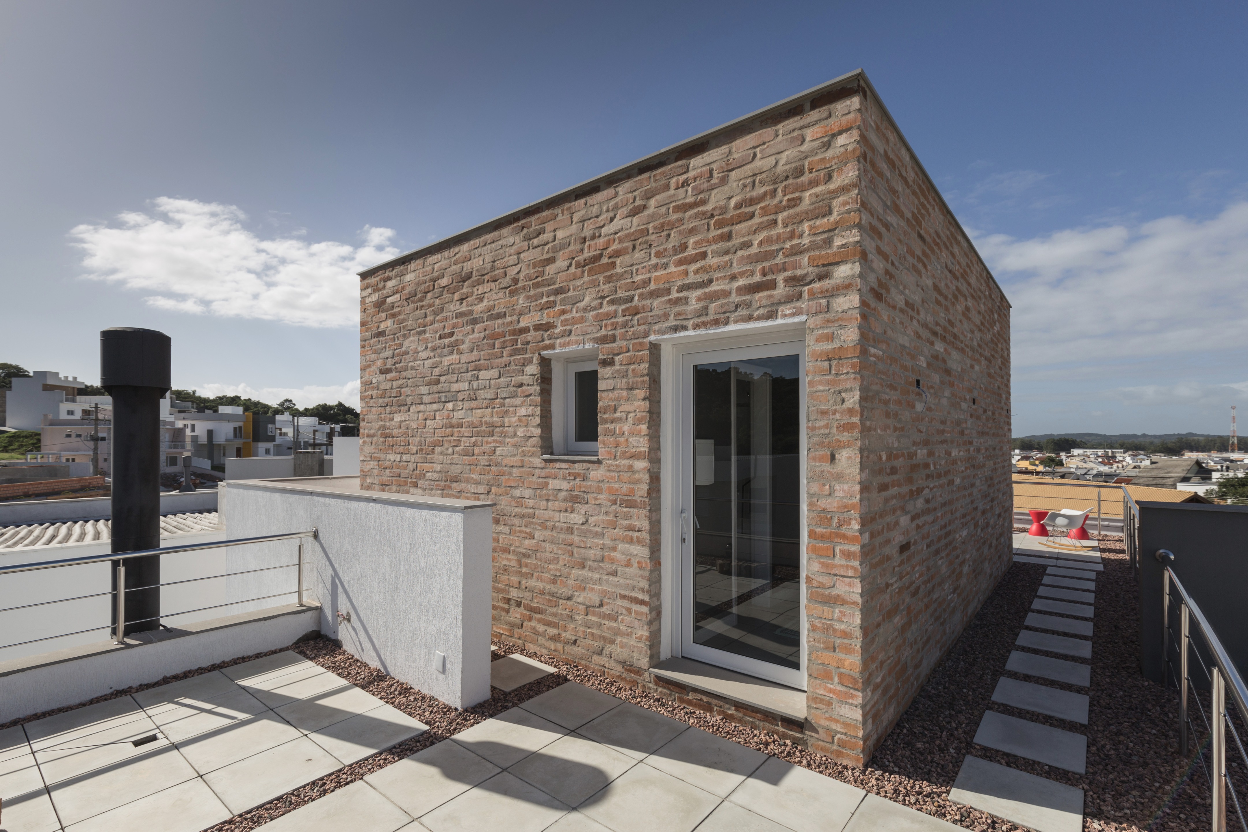 巴西现代简约别墅，自然与永恒的融合-5