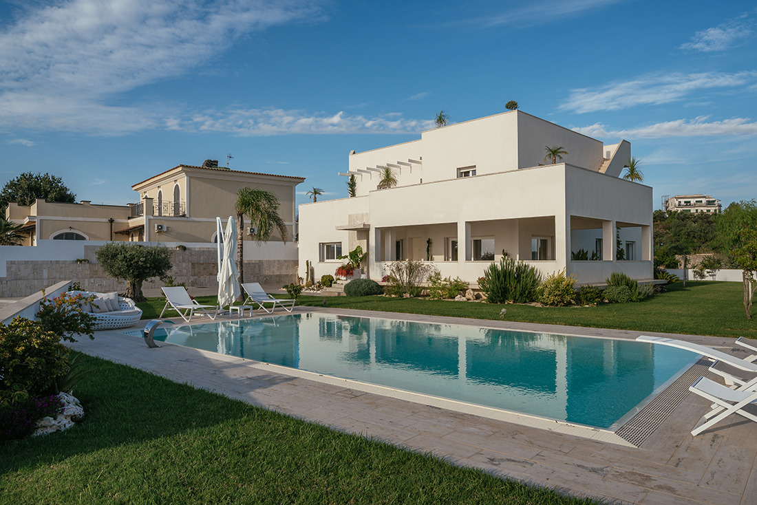 意式风情海滨别墅,现代简约之美-3