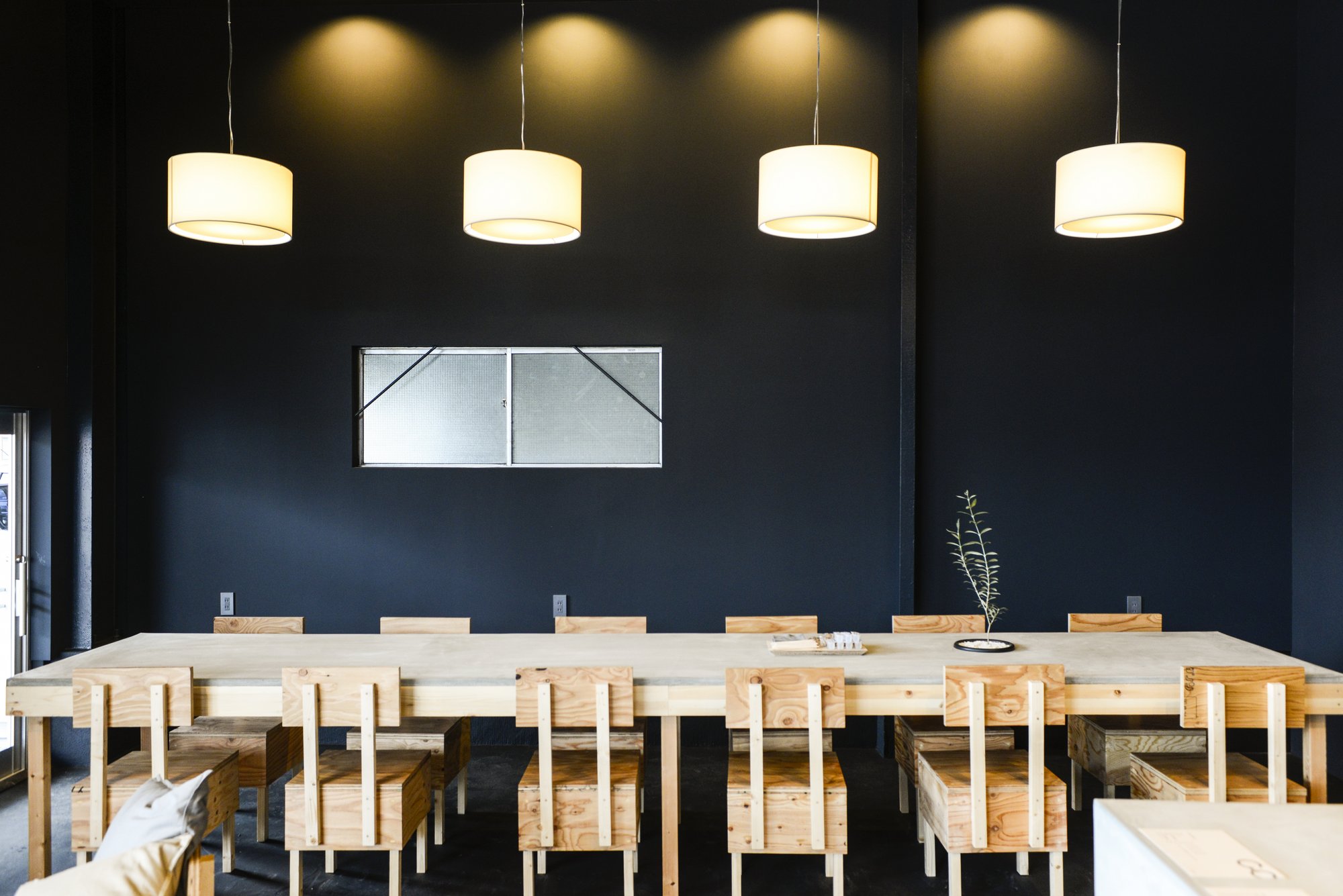 日本千叶城工业风咖啡馆-11