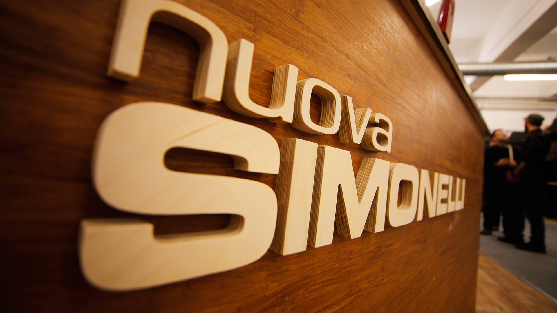 新旧交融,打造意式咖啡馆展示空间-6