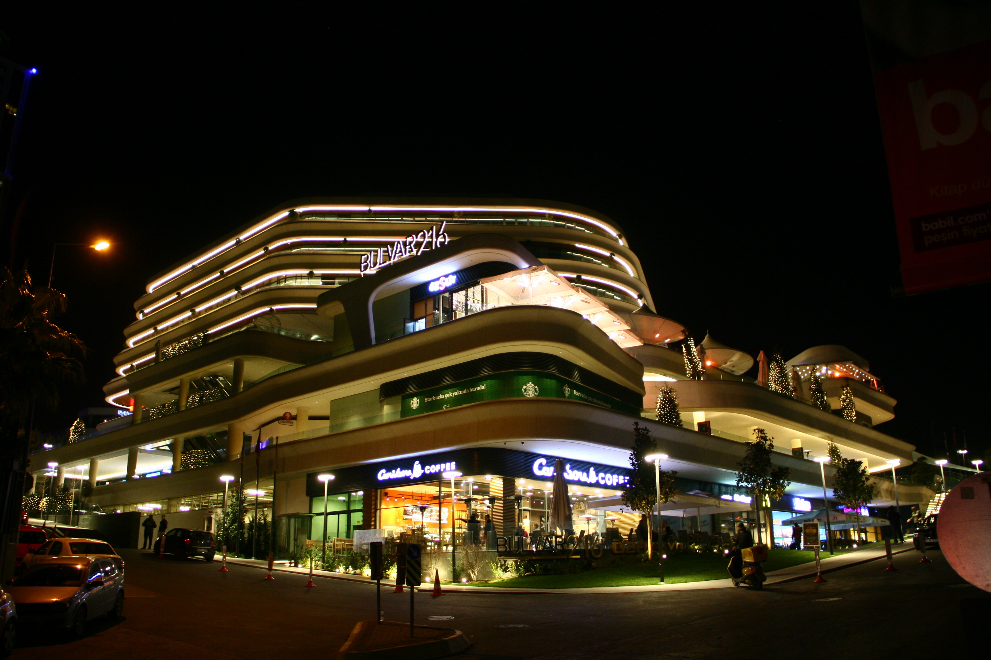 五层模块化办公室,和谐融入城市与宗教环境-0