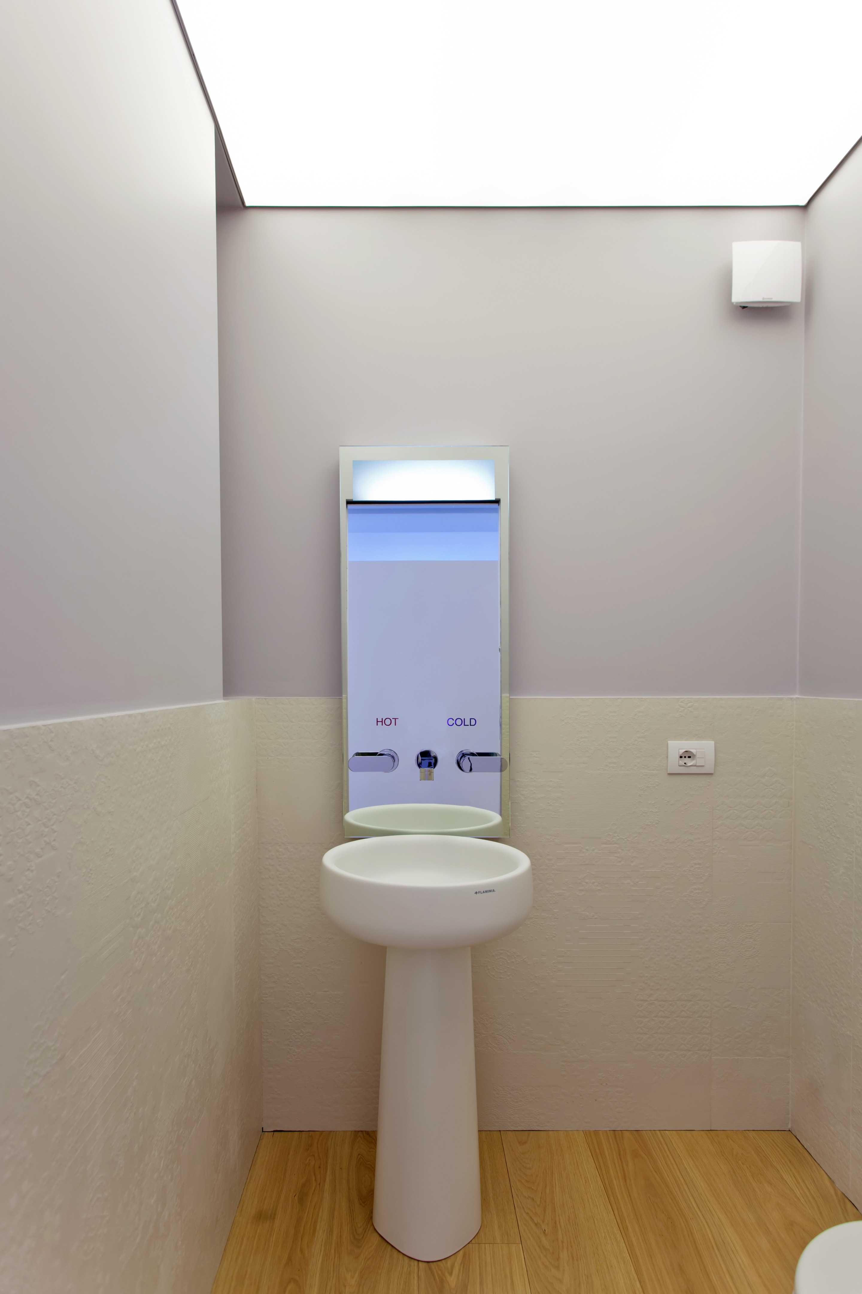 米兰公寓的精致生活 - 个性化家具与照明设计展现独特魅力-20