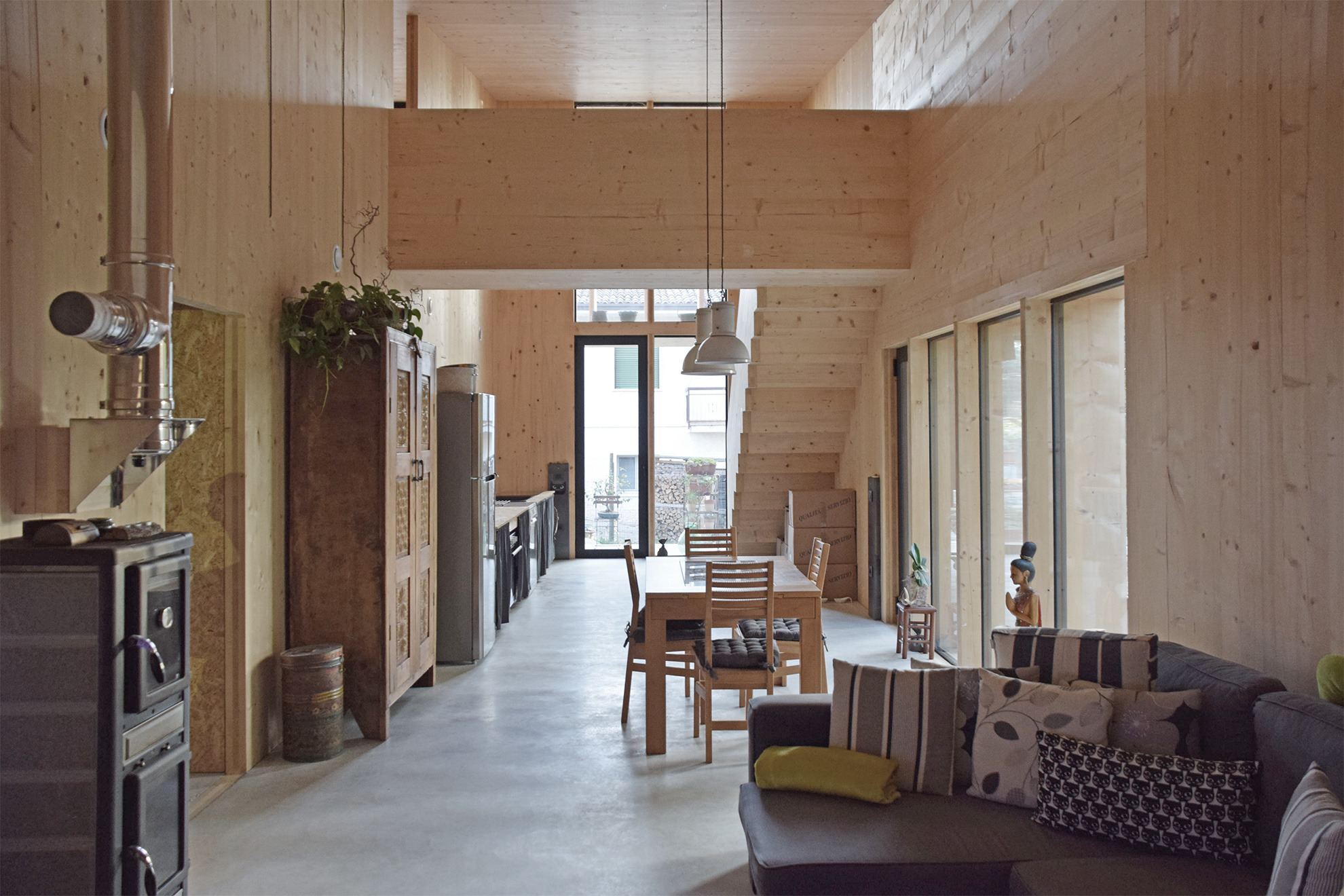 湖畔 V 型木质住宅-13