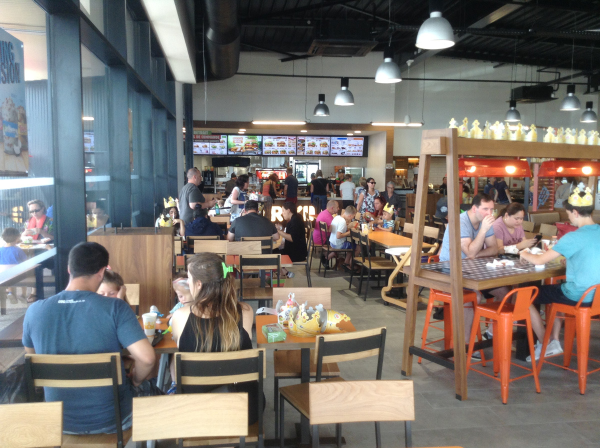 2017 年完成的 Autog Grill 餐厅设计-31