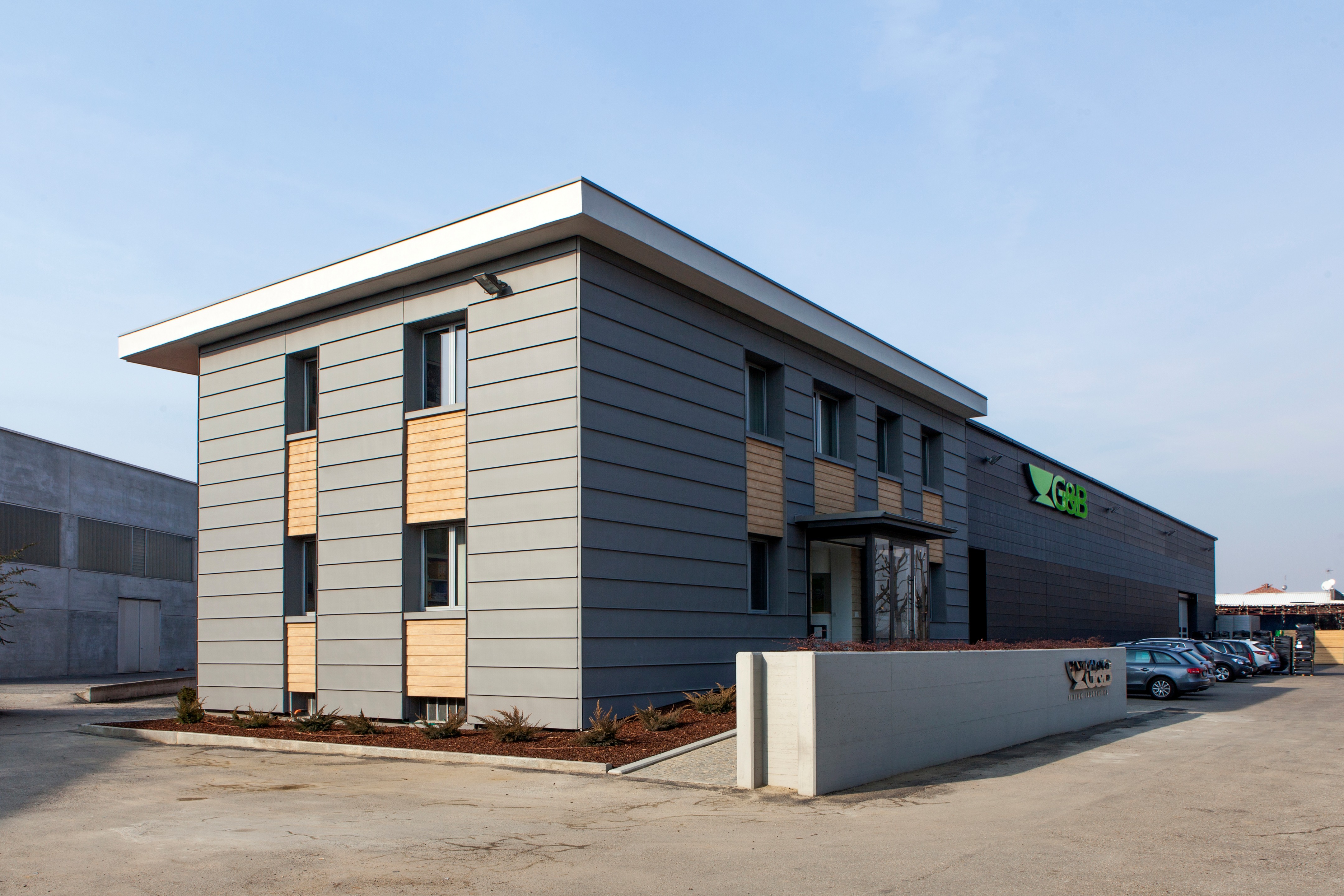 G&B Fissaggi 办公楼翻新 现代风格融入传统建筑-0