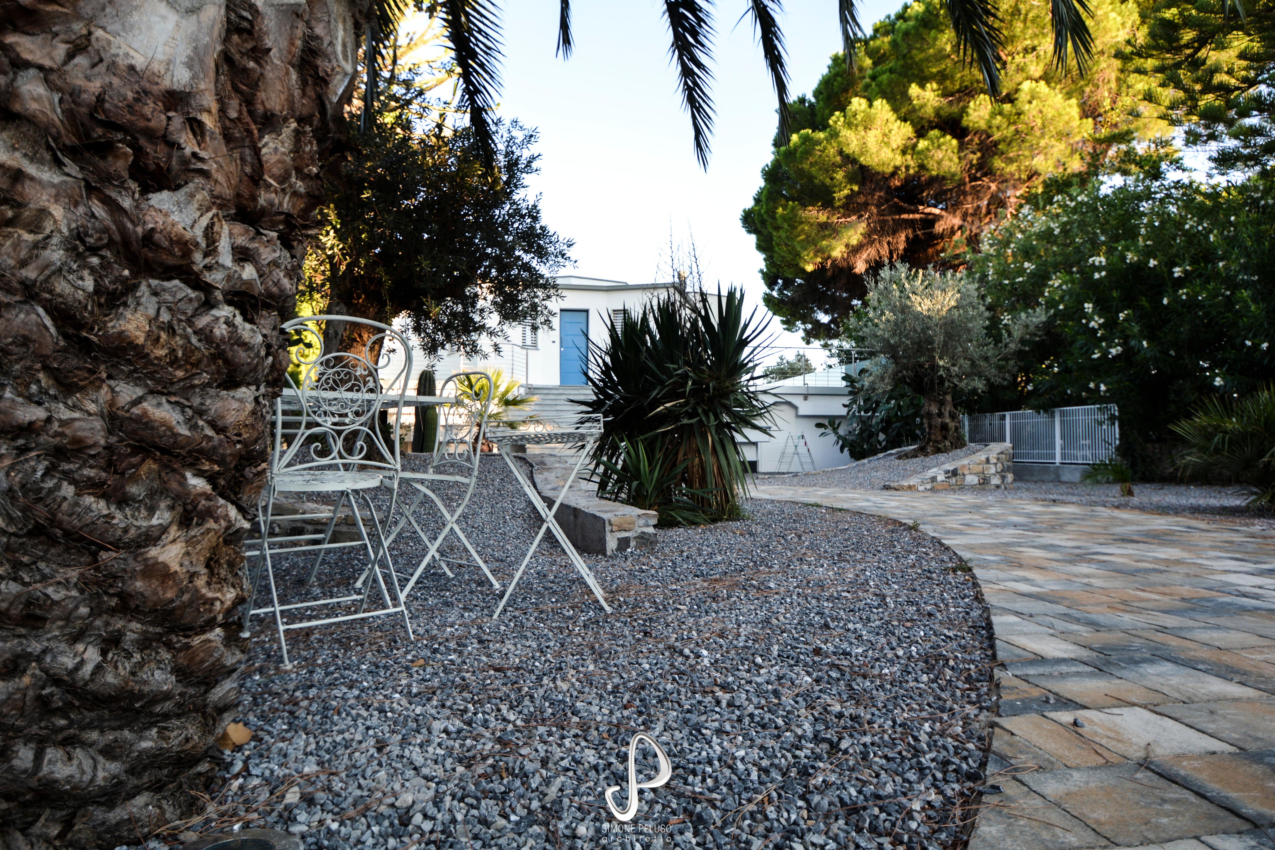 海滨 pagode 别墅 | 废墟中的新生-42