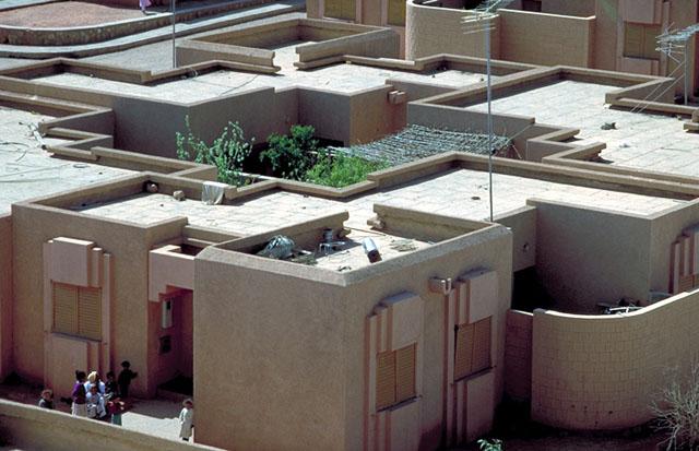 融合本土风格的摩洛哥矿工村庄设计-11