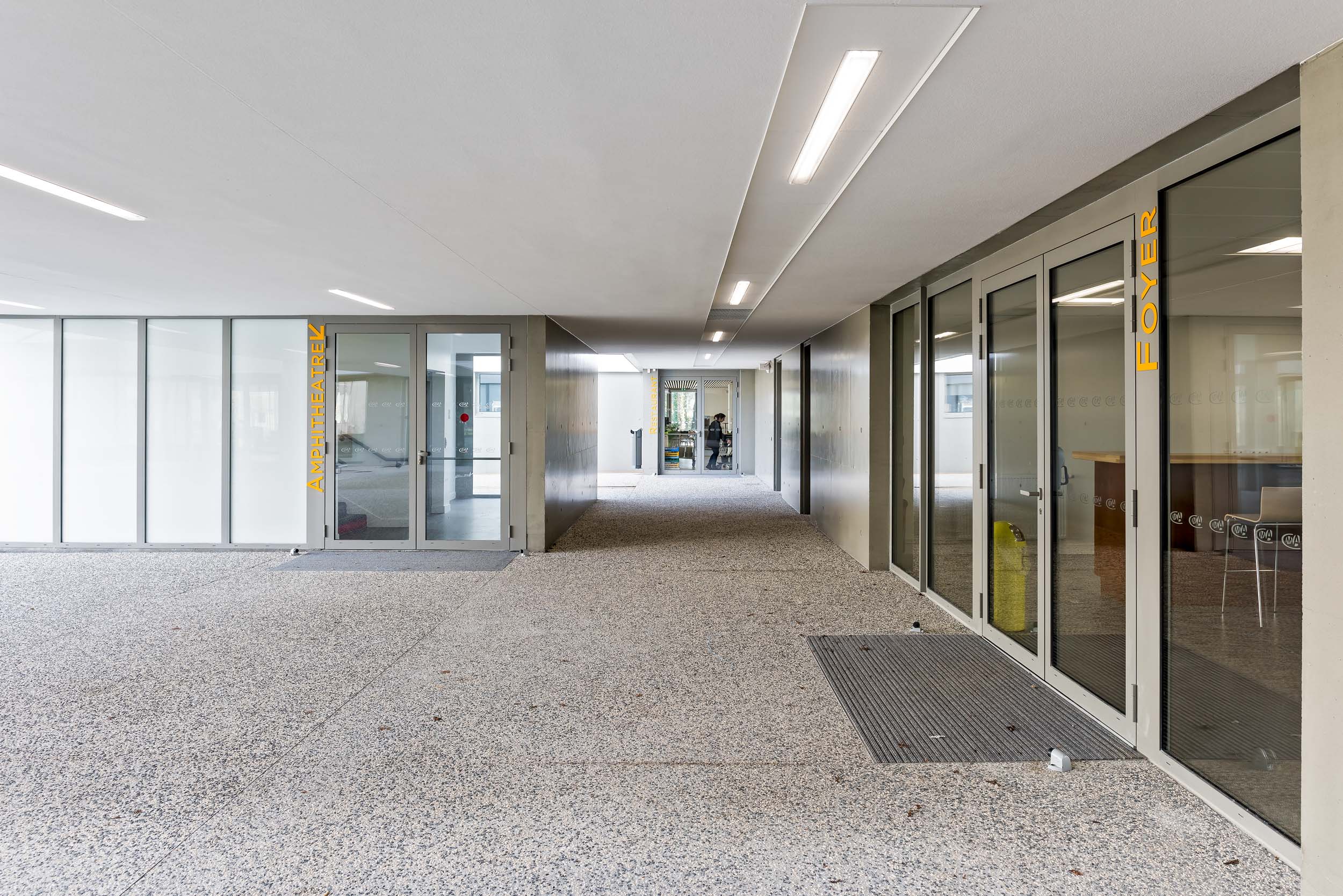 波尔多的注册金融分析师-90