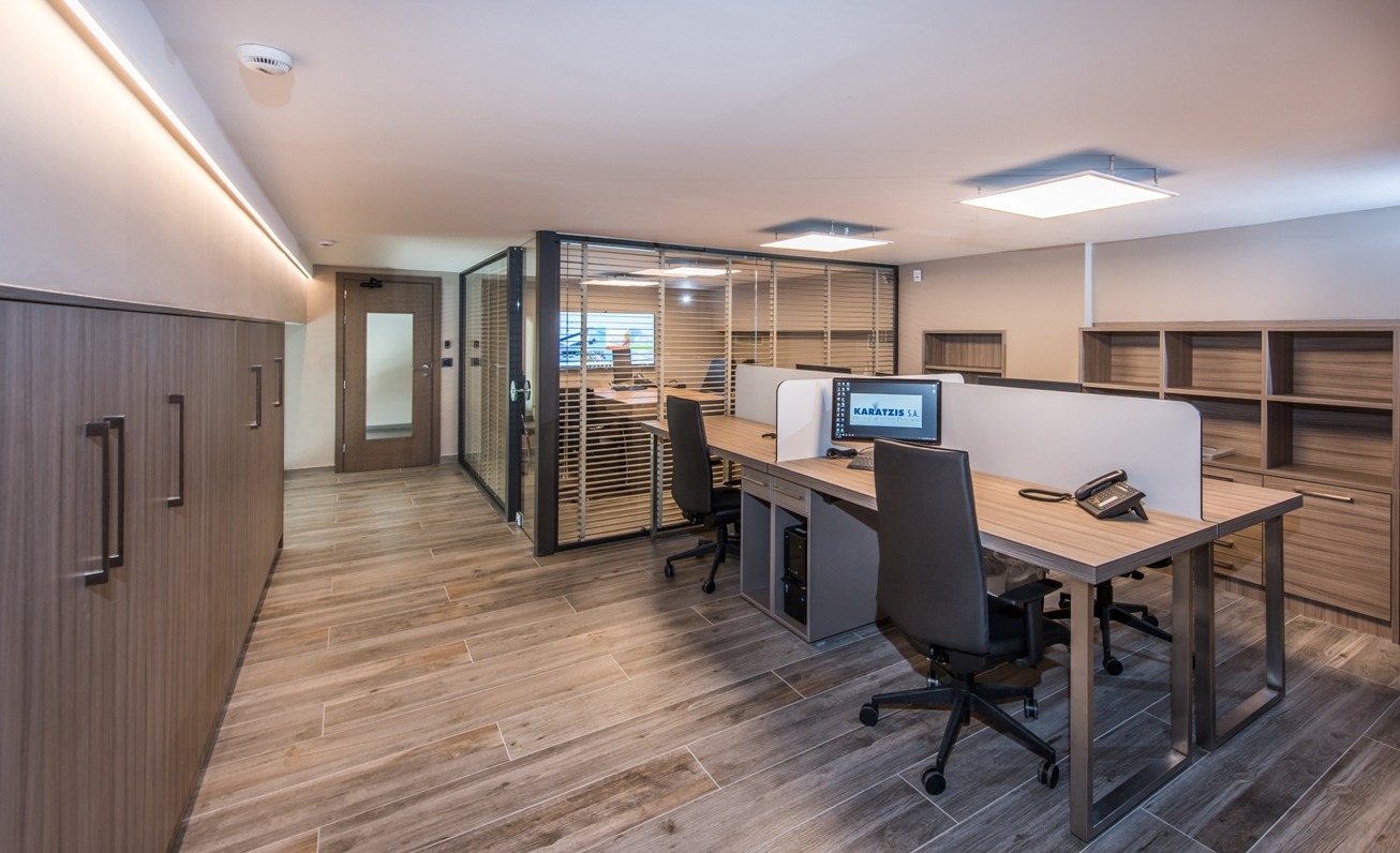 2017 年完成的 KARATZIS S.A.办公室大楼室内设计案例-20