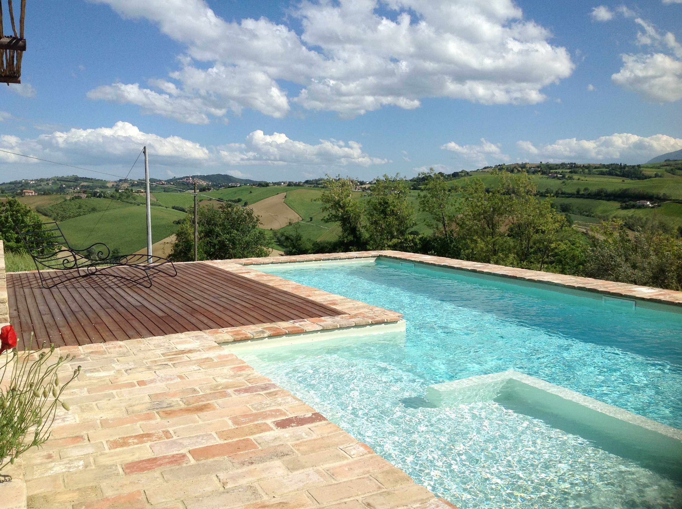 2010 年完成的精美乡村别墅 | 泳池与历史建筑的完美融合-4