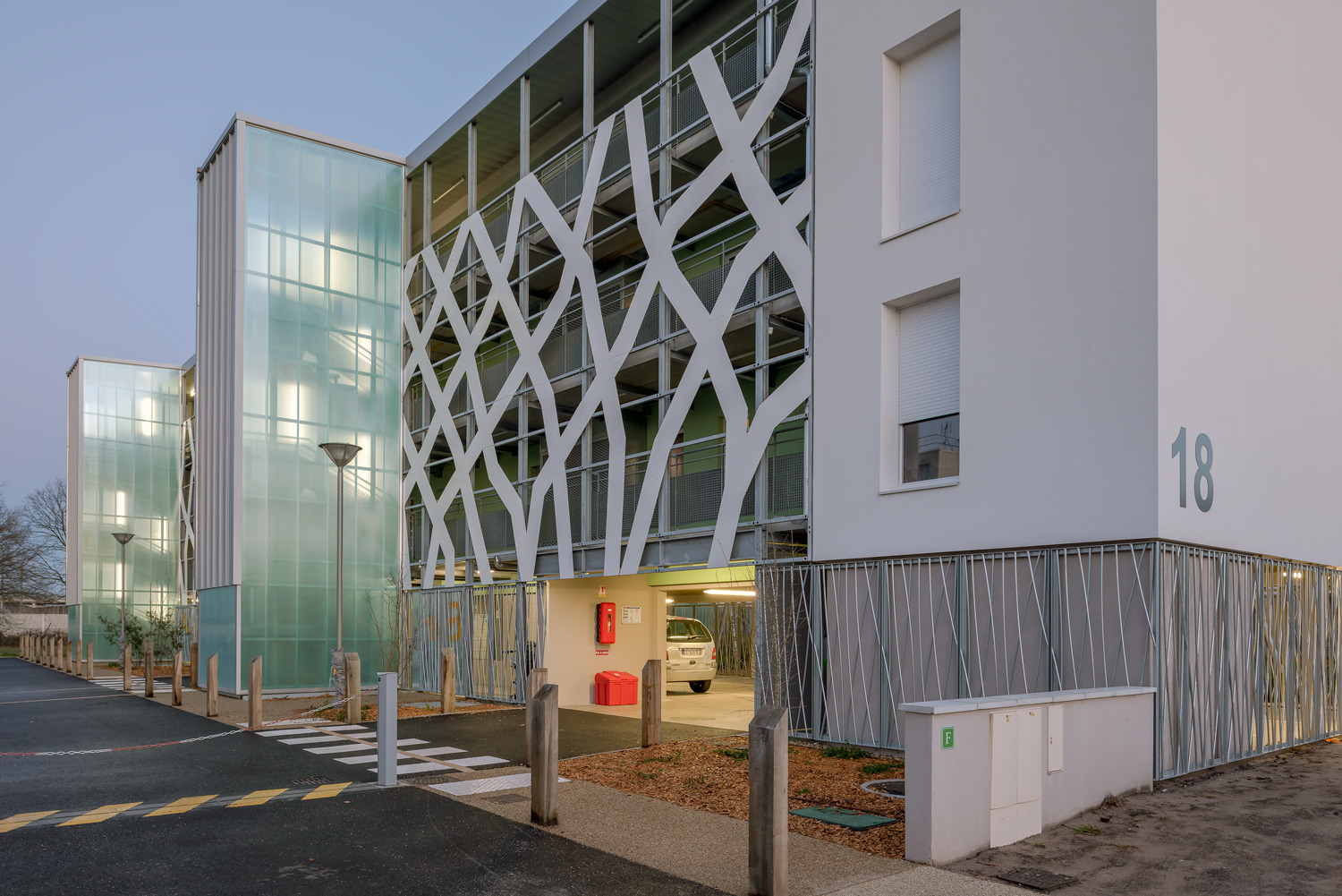 2018 年完工的 Les Erables 公寓设计展现独特魅力-56