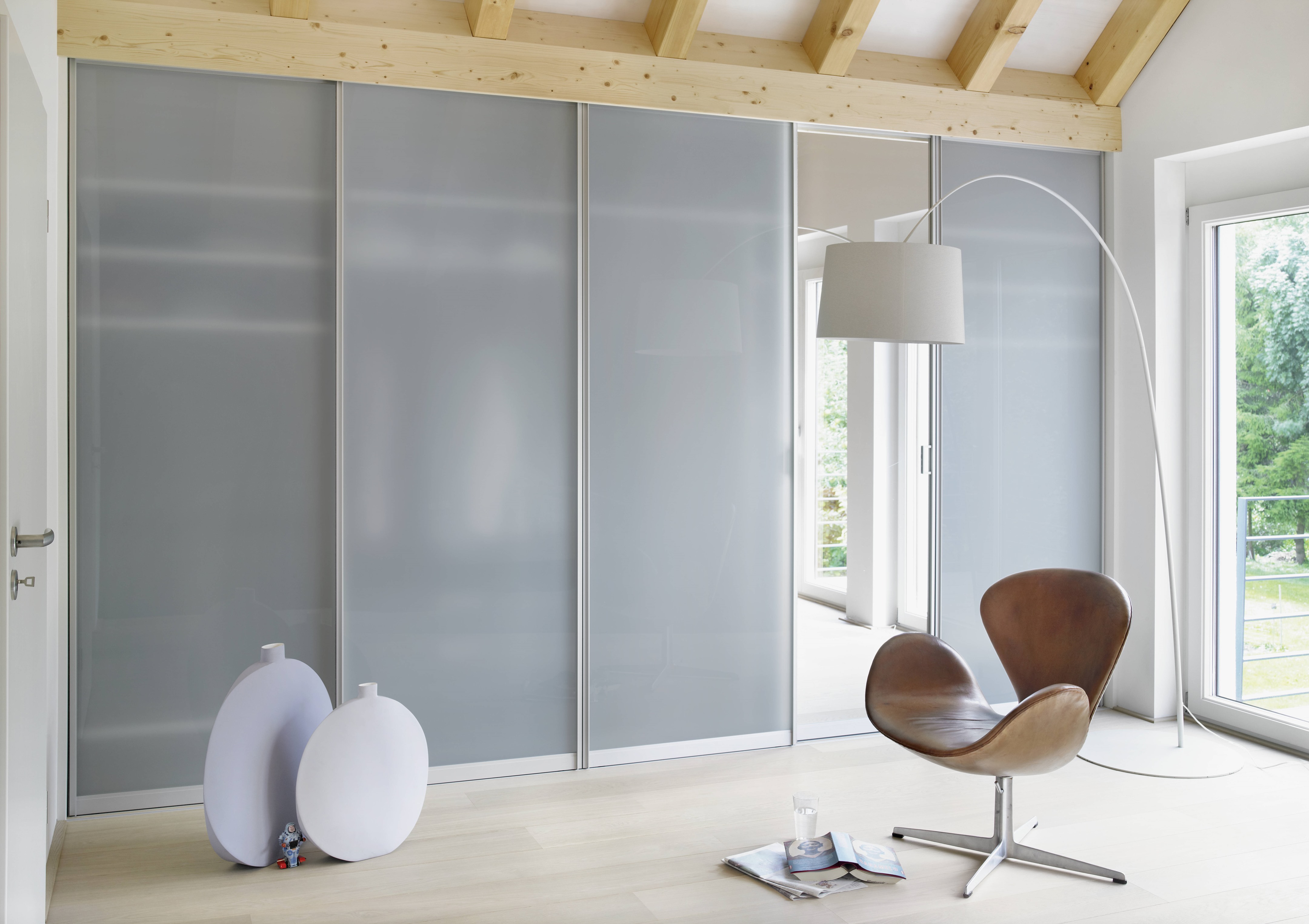 黑色调玻璃隔断打造现代复式公寓-25