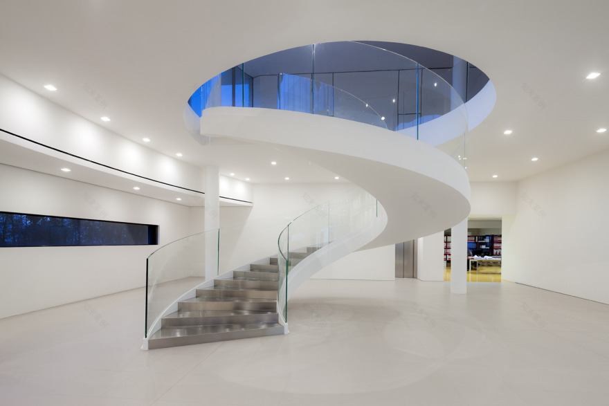 意式风格的 Secco Sistemi 总部办公空间设计-38