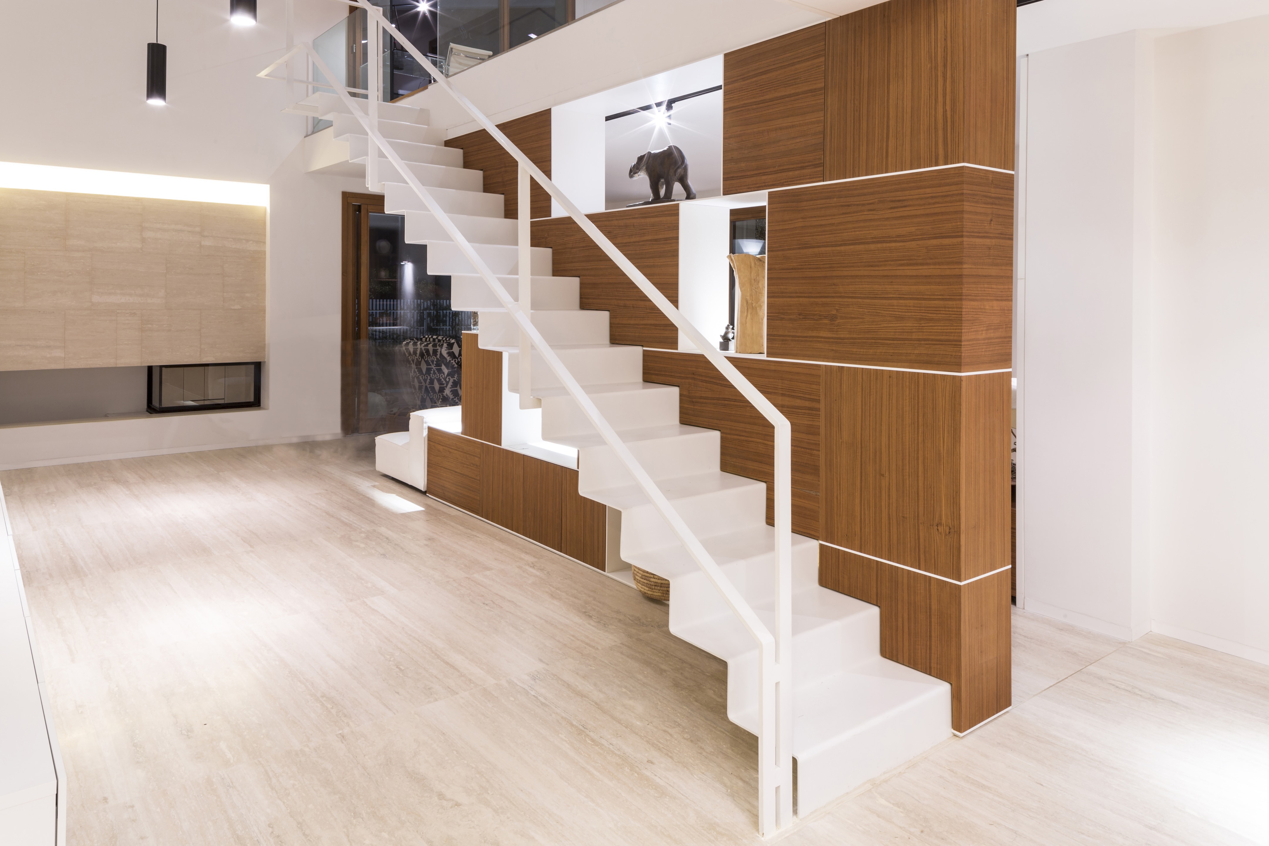 简练纯粹,自然光影交织的意大利别墅设计-13