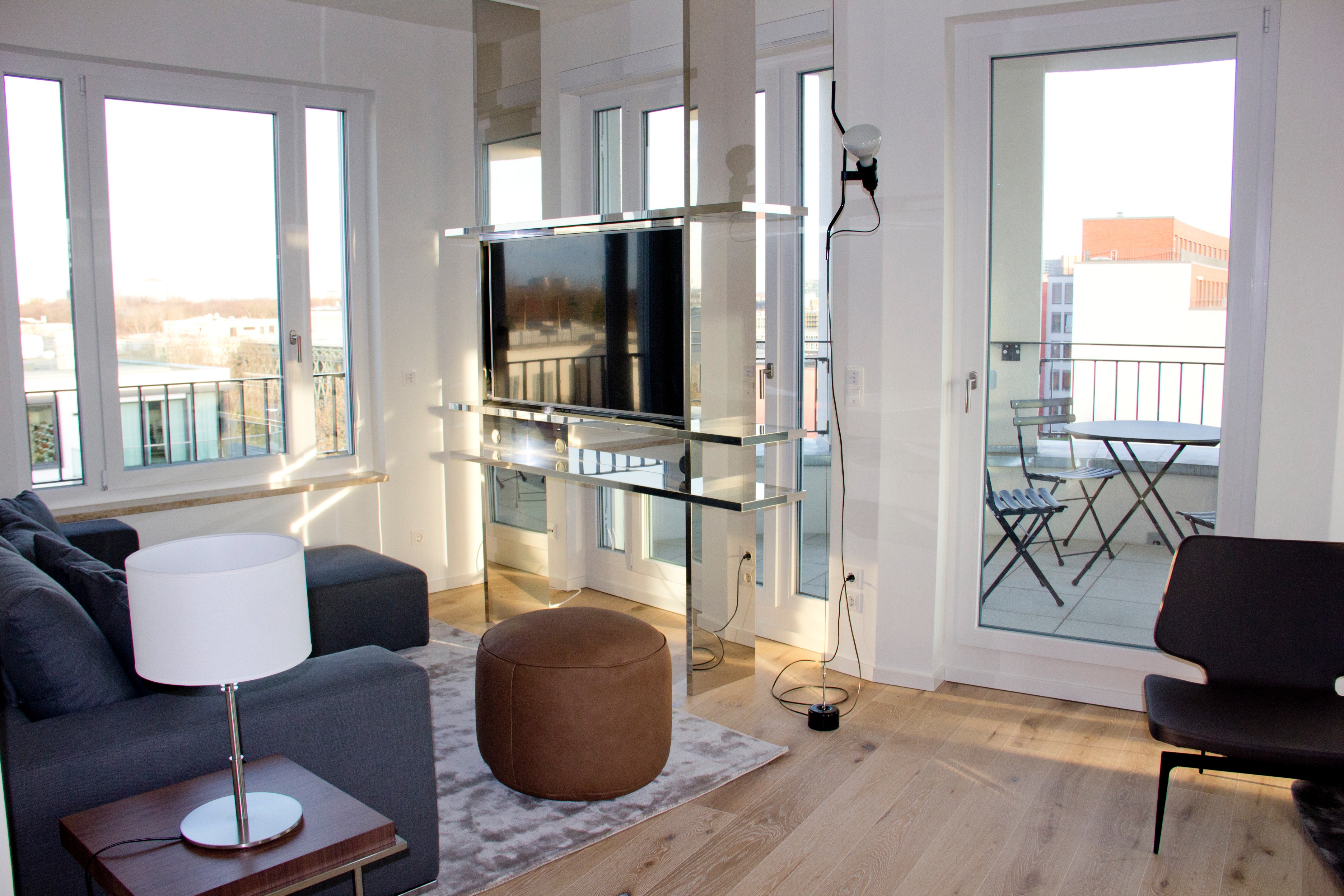 柏林中心顶层公寓的现代意式设计-7