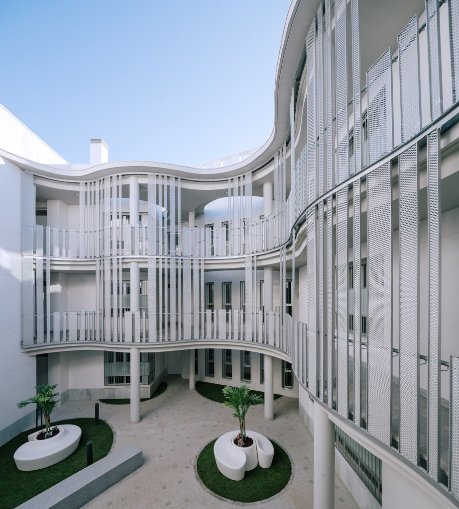 融合历史与当代的塞维利亚多户住宅-24