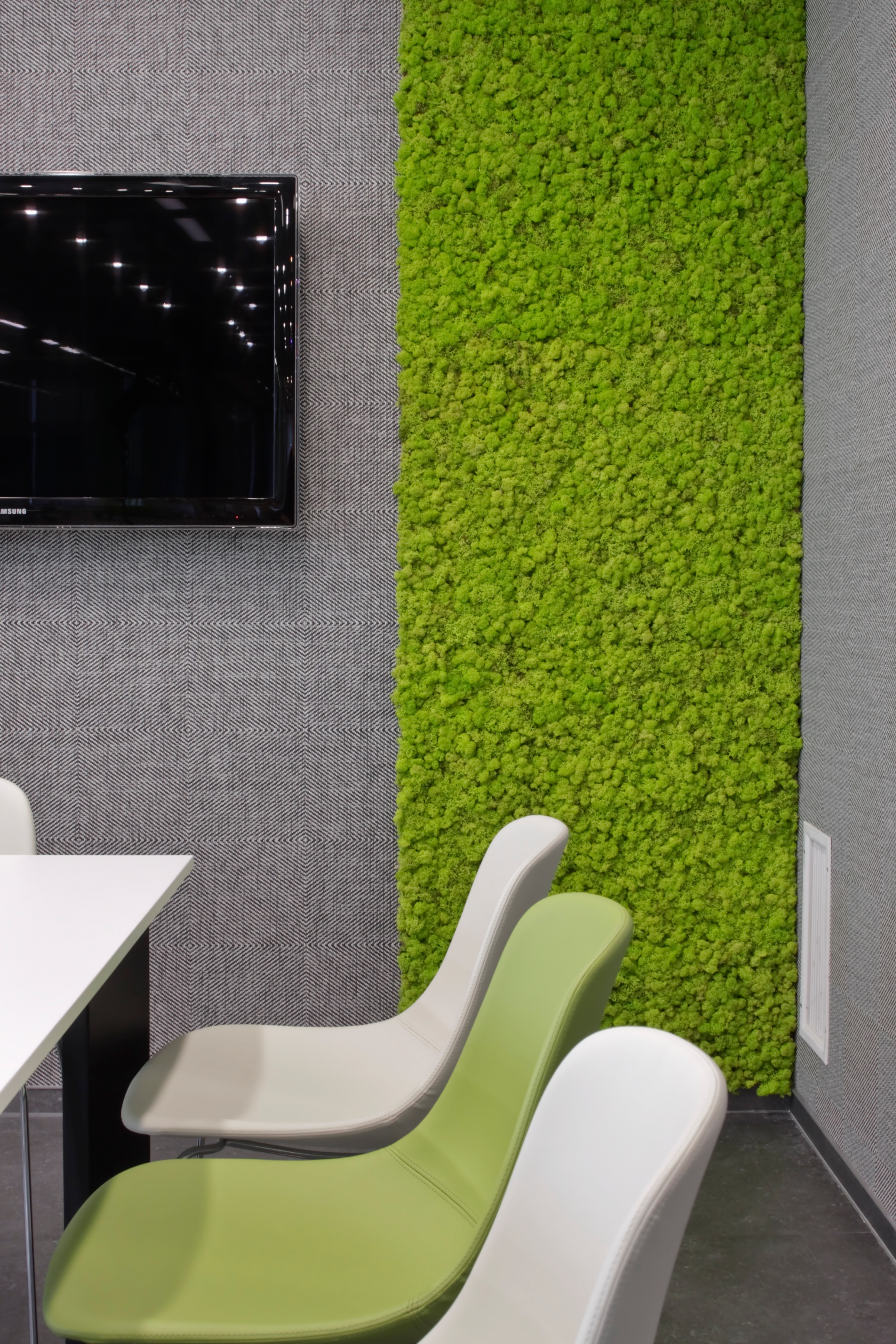 融合科技与复古的现代办公室设计-15