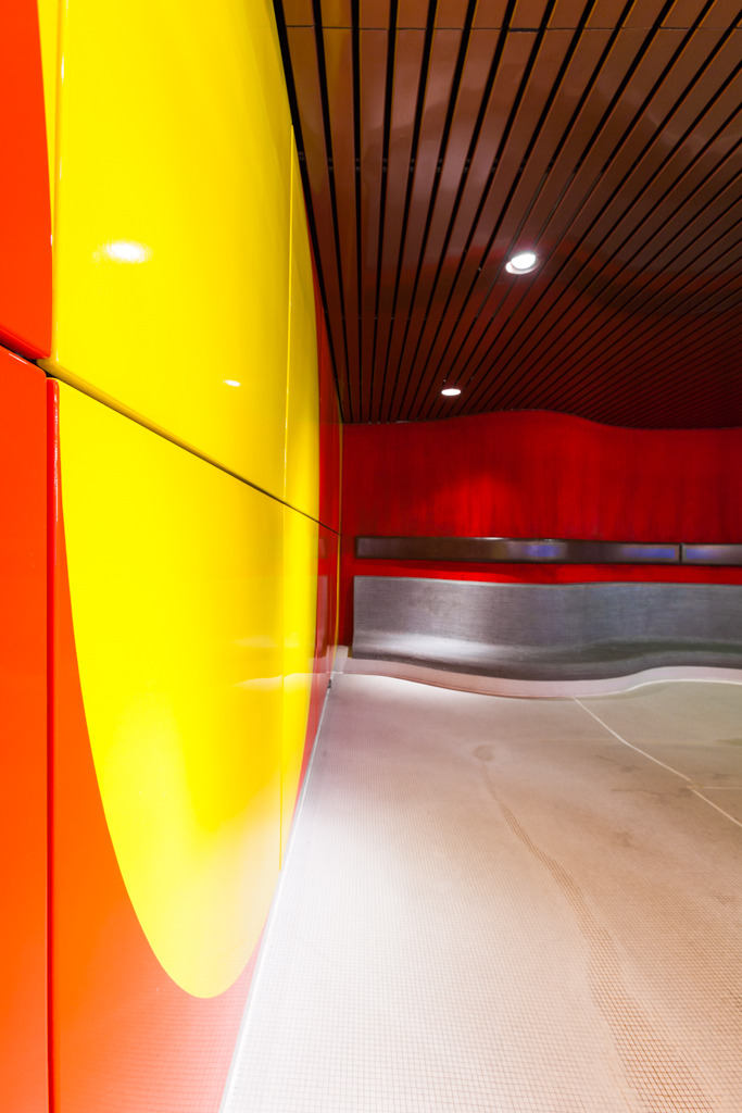 拯救帕顿设计,巴塞尔 Radisson Blu 酒店泳池重生-13