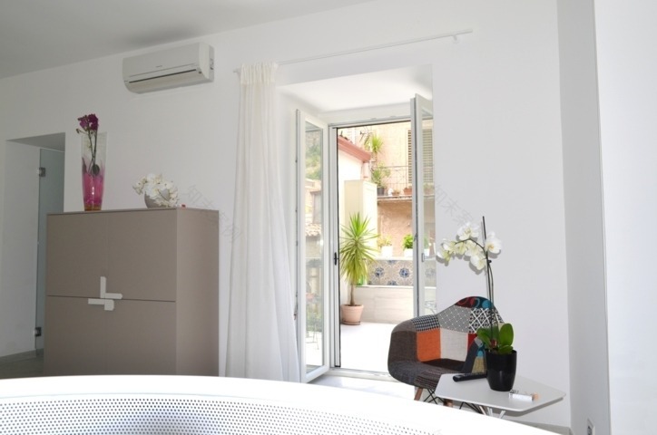 古老住宅变身高雅现代空间-8